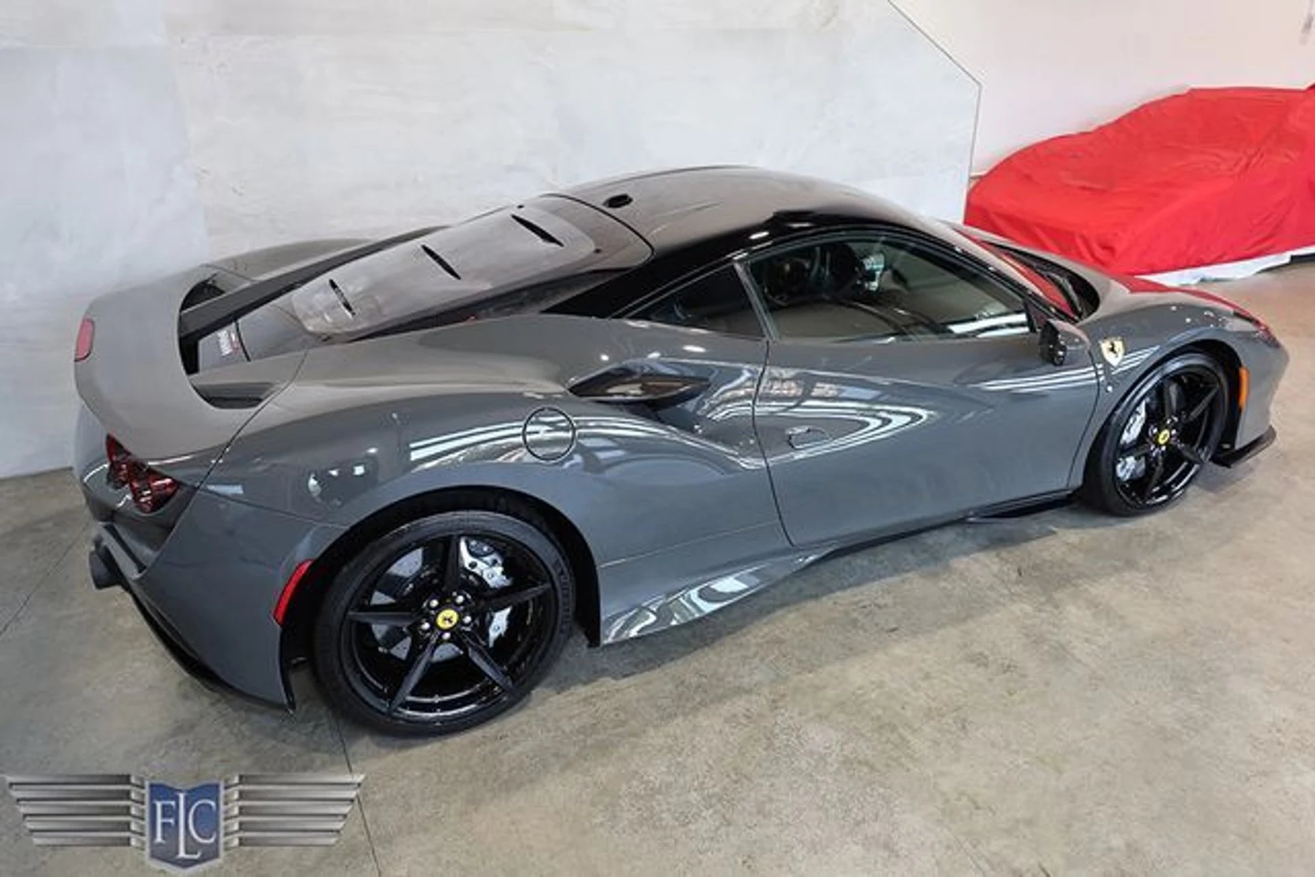 mph045_1781565889_used_2022_ferrari_f8_tributo_coupe_9689_23053332_49_640_517ddf226b
