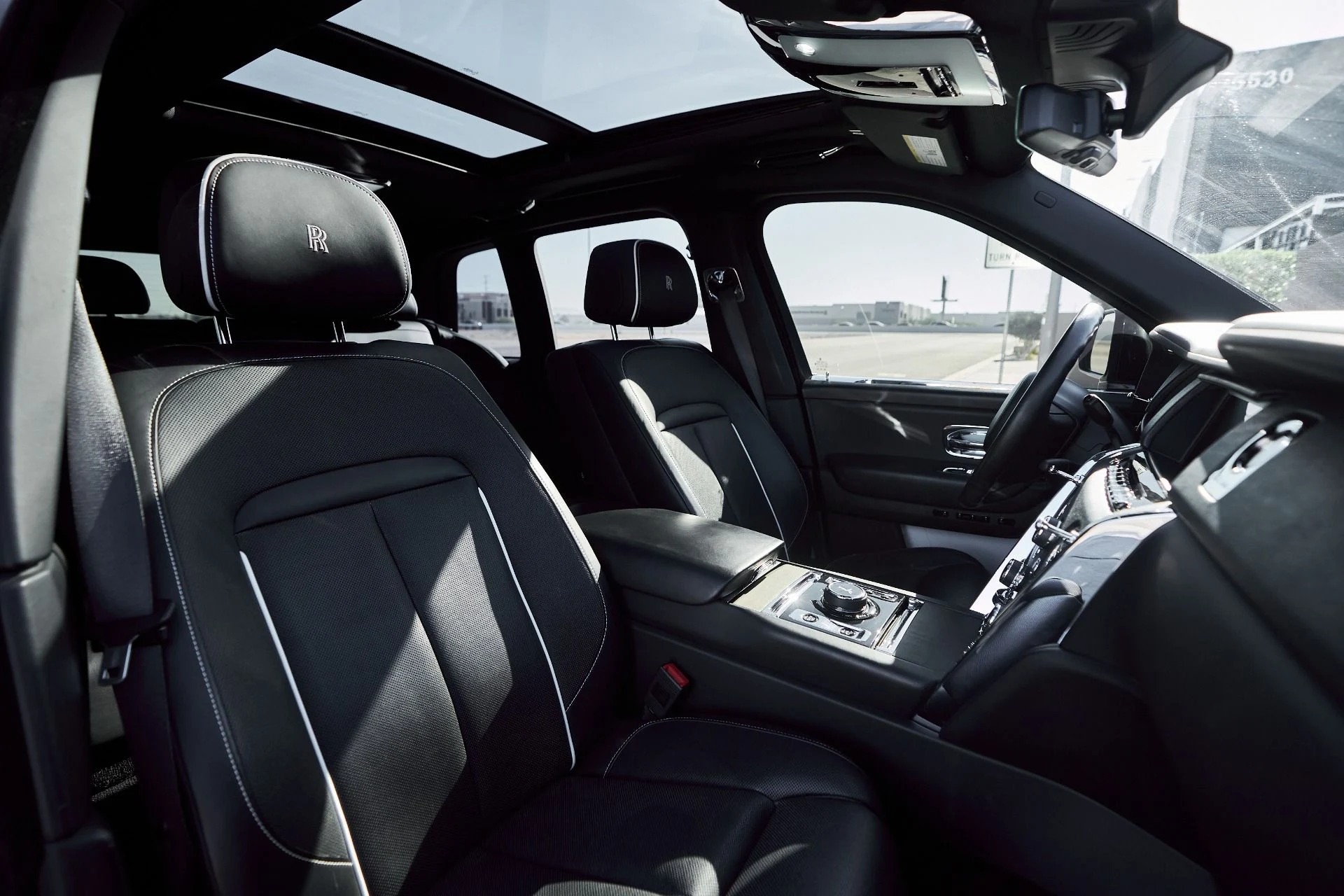 mph045_1781584447_Used_2019_Rolls_Royce_Cullinan_Base_1764382718_d98c61da67