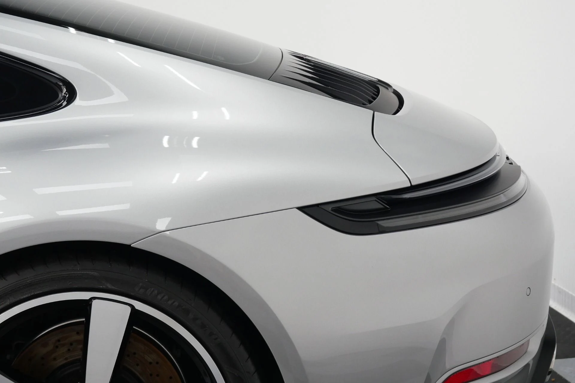 mph045_1810537923_Used_2025_Porsche_911_Carrera_S_Sport_Design_Package_18_Way_Seats_Carrera_Classic_Wheels_1775922258_21176f129e