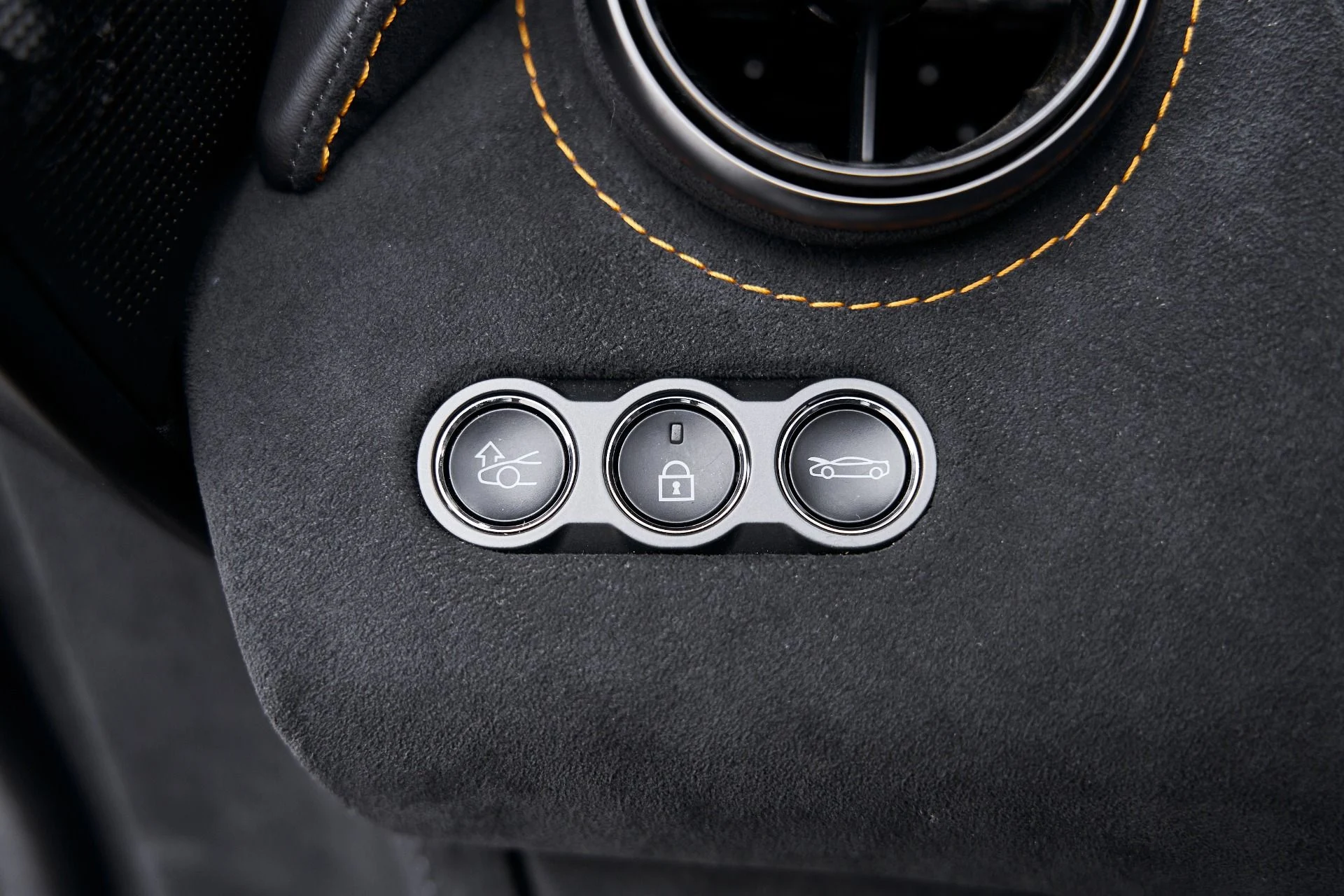 mph045_1811414734_Used_2024_Mc_Laren_750_S_1769135096_ac63708104