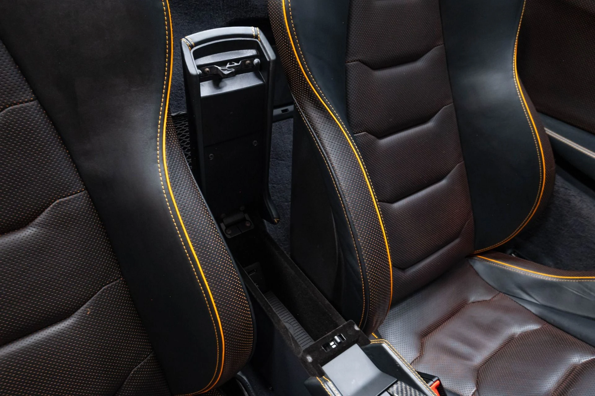 mph045_1817689258_Used_2015_Mc_Laren_650_S_Spider_1784647983_c1cb10fab2