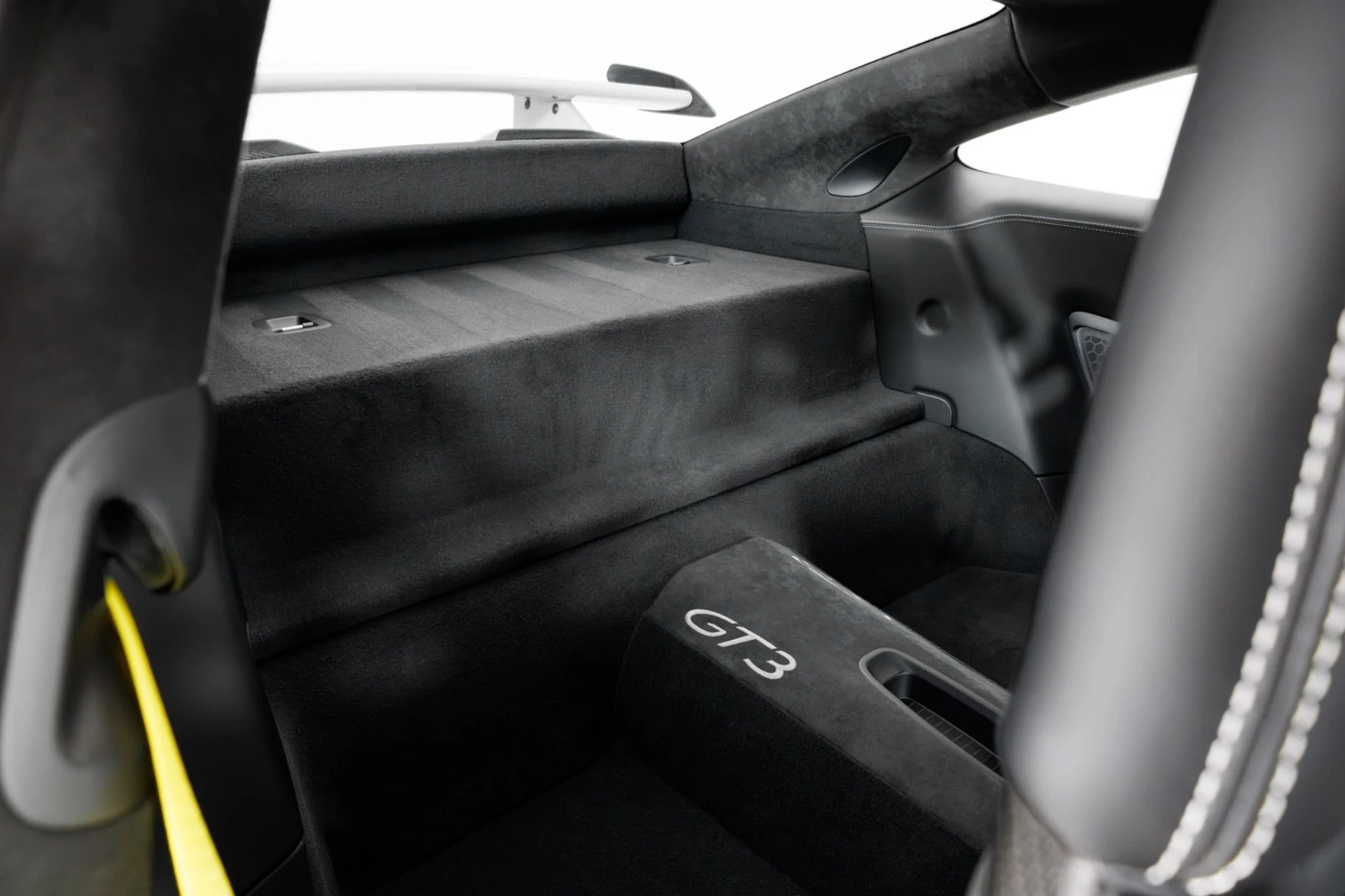 mph045_1822631349_Used_2018_Porsche_911_GT_3_1782944829_d33c0c1e6b