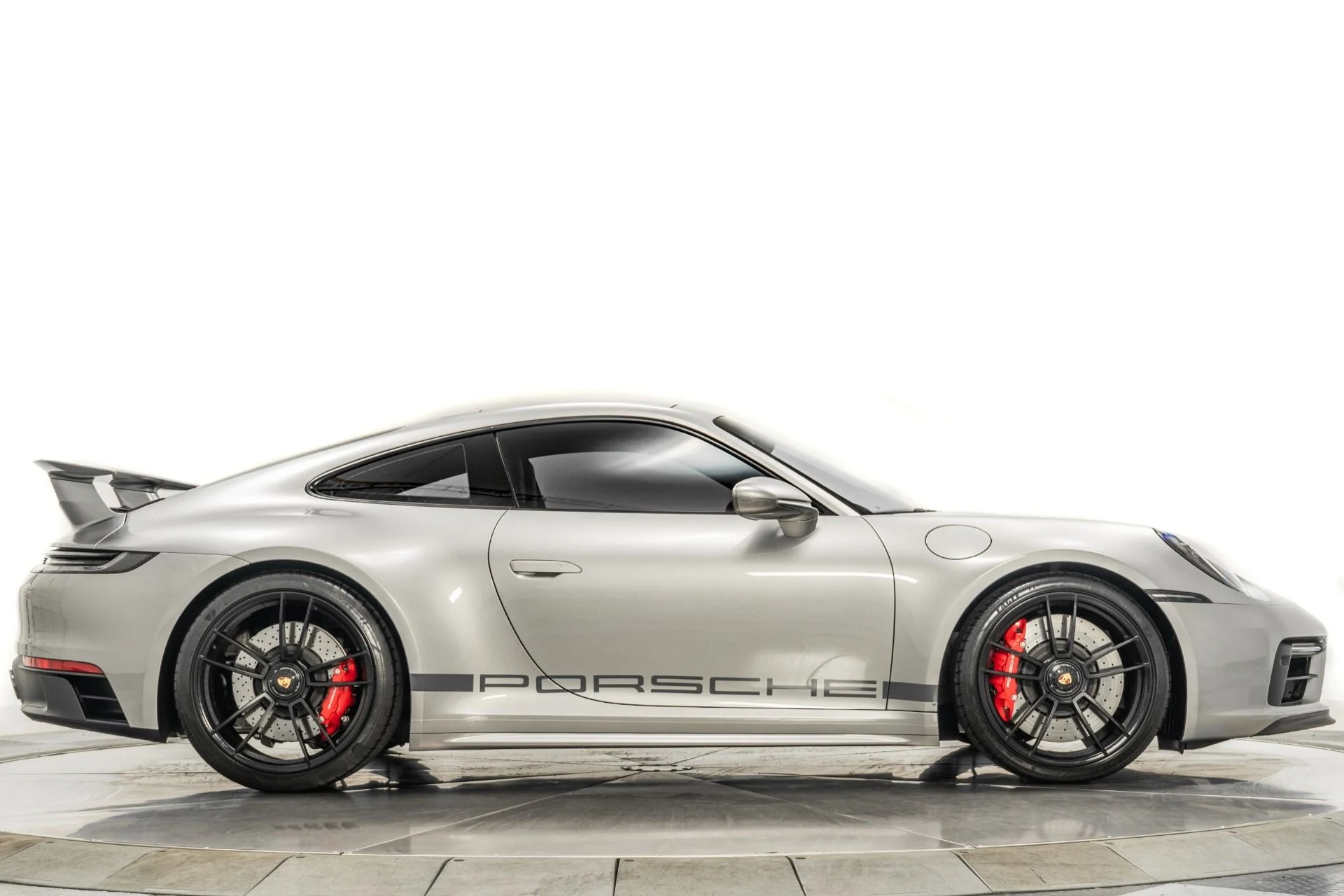 mph045_1827955411_Used_2022_Porsche_911_Carrera_4_GTS_1761075879_0753dfb67b