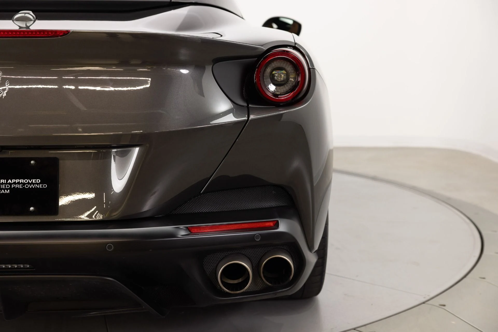 mph045_1831722902_Used_2019_Ferrari_Portofino_1784318320_ec23954915