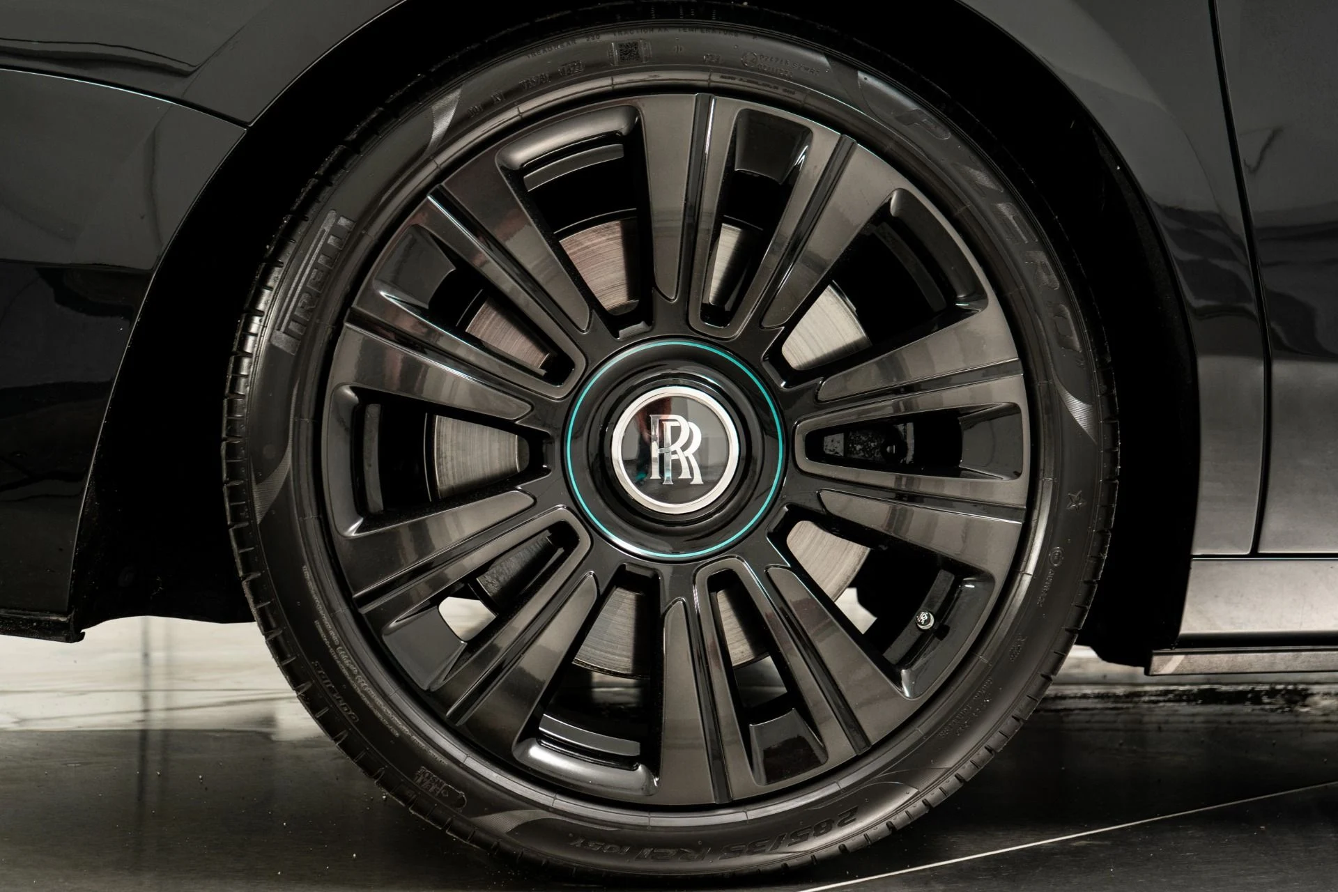 mph045_1832595112_Used_2022_Rolls_Royce_Ghost_1774388734_45689e6ab4