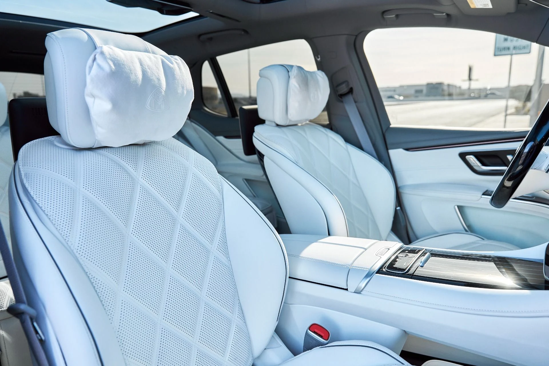 mph045_1852601975_Used_2024_Mercedes_Benz_EQS_Maybach_EQS_680_1766455916_64e7d6cc68