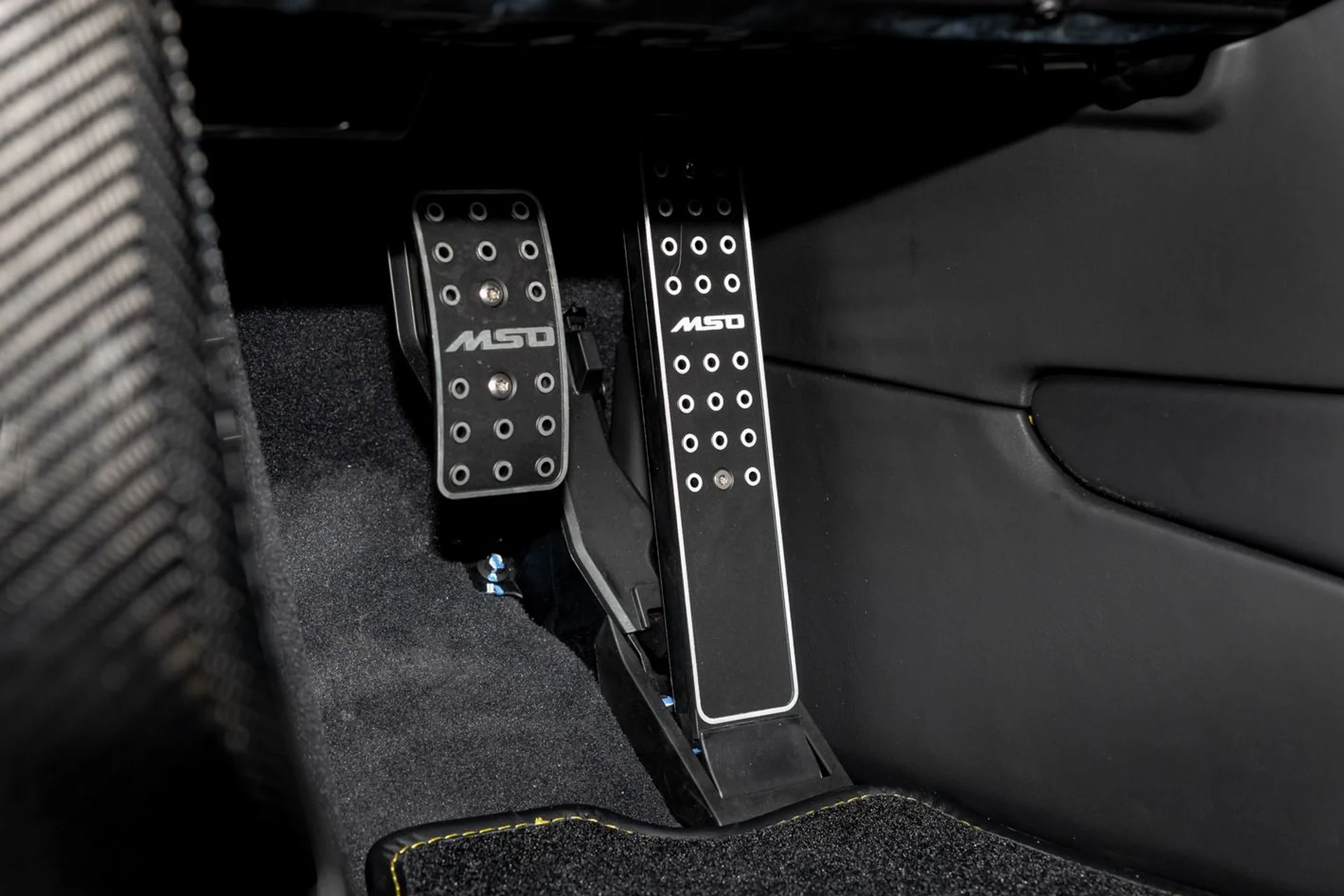 mph045_1855737086_437_p46_l_b2a7a823b7