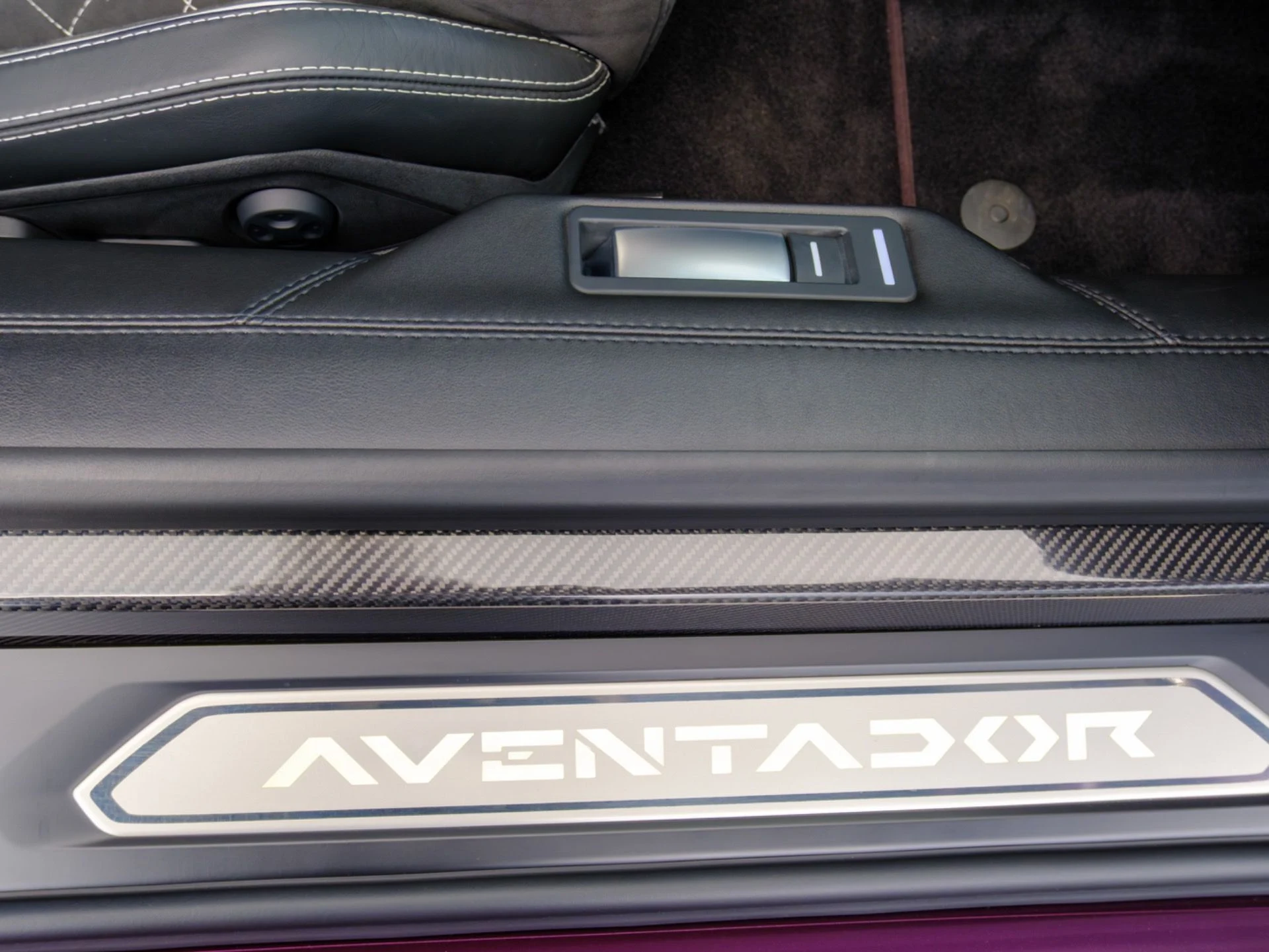 mph045_18574514_Used_2018_Lamborghini_Aventador_S_1778520653_f73c110082