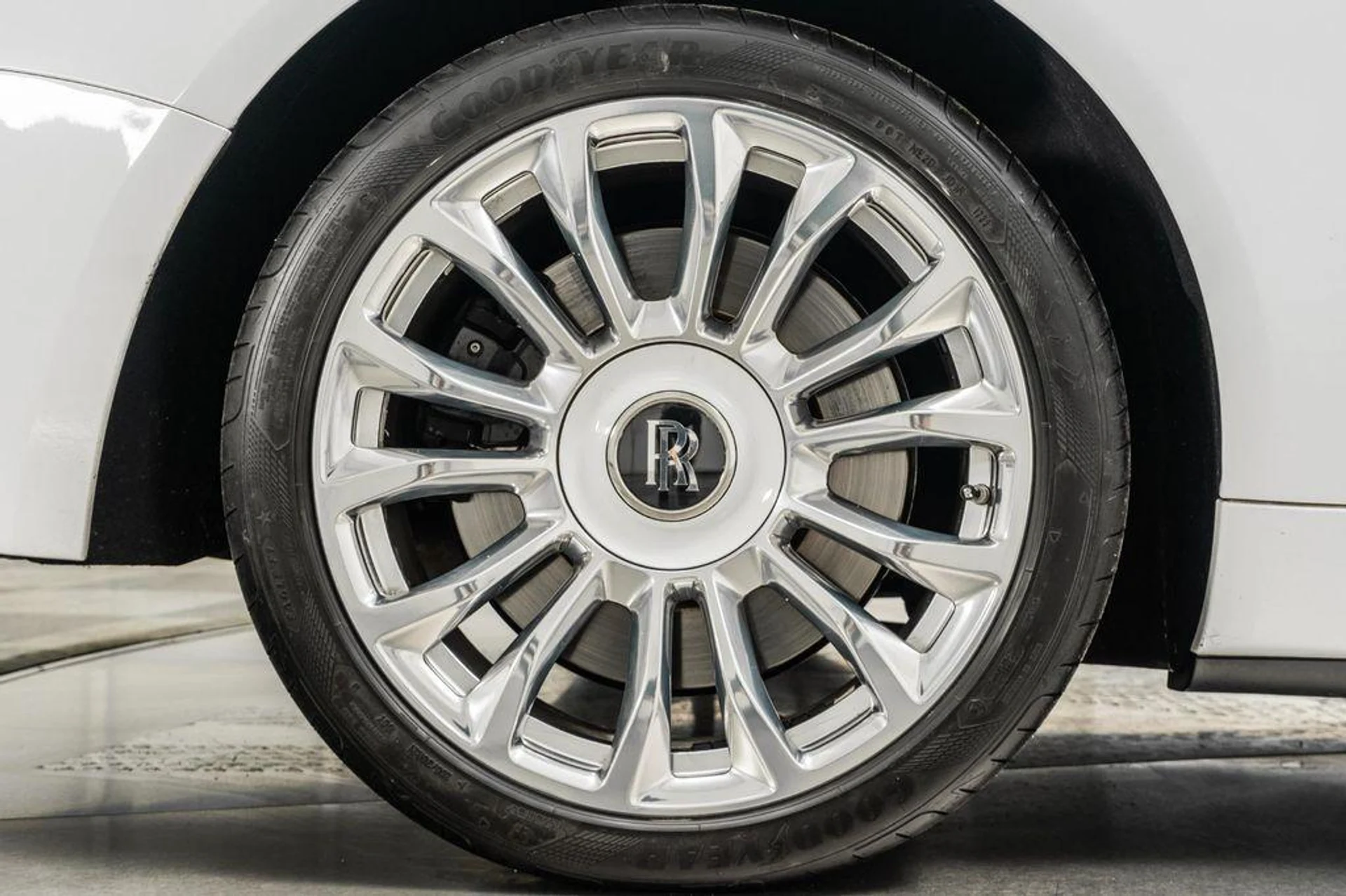 mph045_1865798708_yroeua_Rj8_W395_Fi_J_Bmwp_G_Ljw_Y_Us_a2ec045d3a