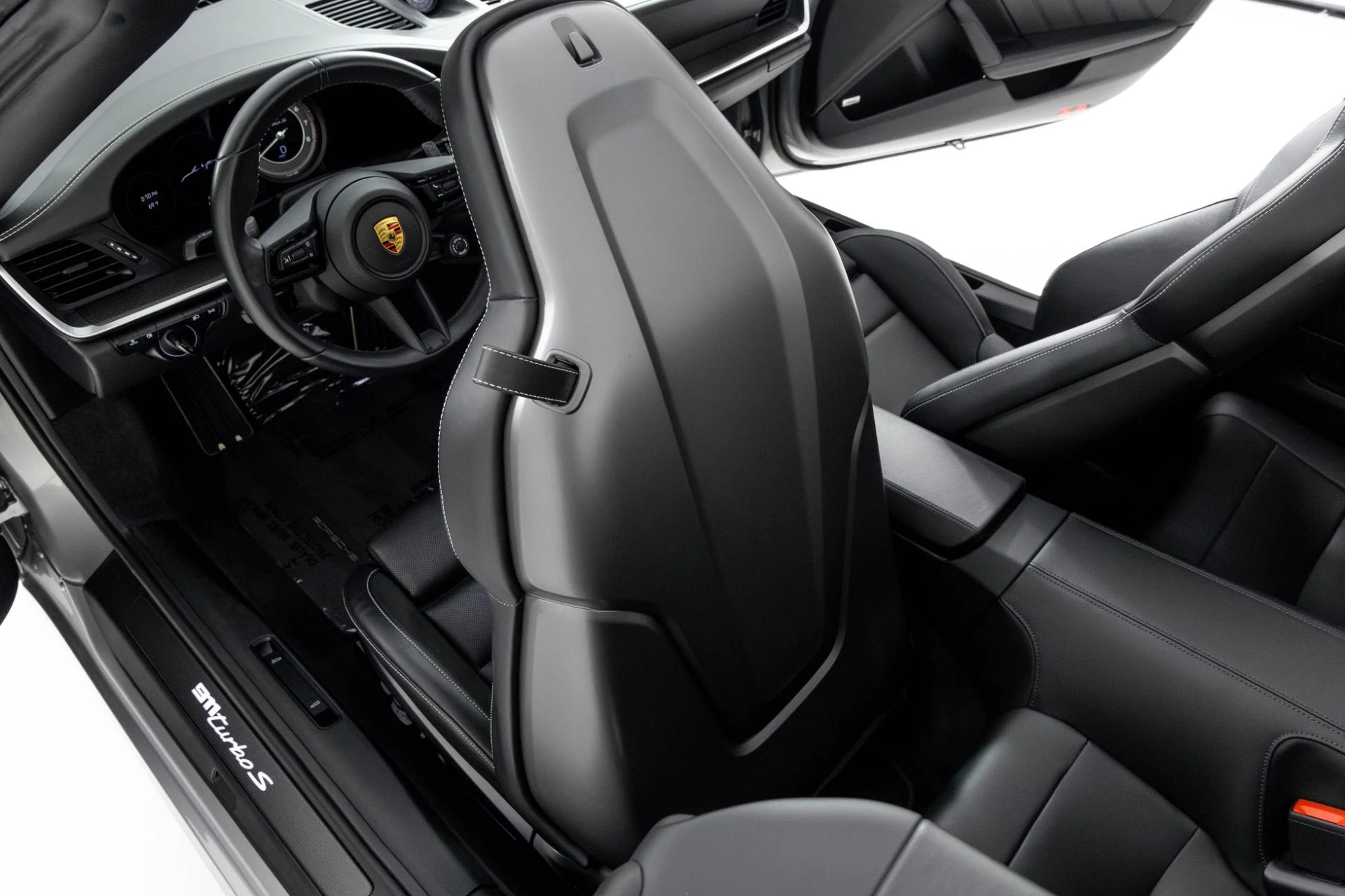 mph045_1867547255_Used_2022_Porsche_911_Turbo_S_1764184625_d60930a4ad