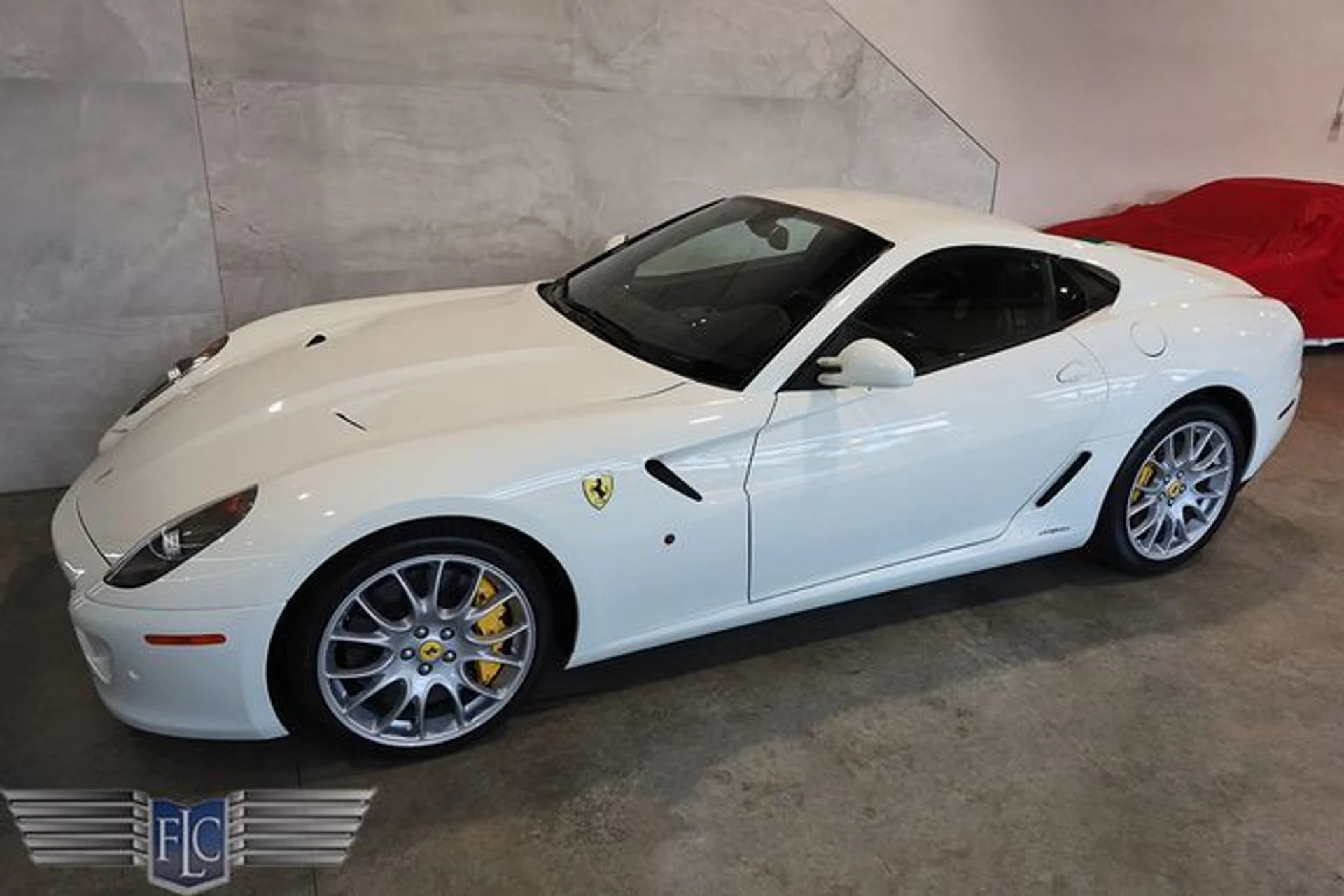 mph045_1869446155_used_2011_ferrari_599_2drcoupegtbfiorano_9689_23067510_50_640_8dab76a705
