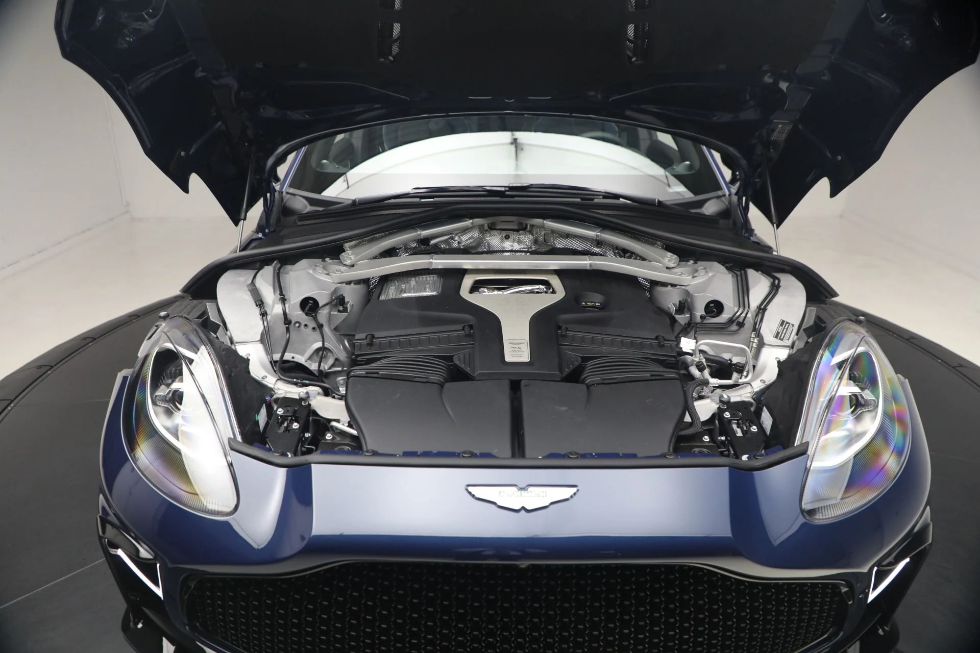 mph045_1894329650_New_2026_Aston_Martin_DBX_S_1779920374_55b775fc70