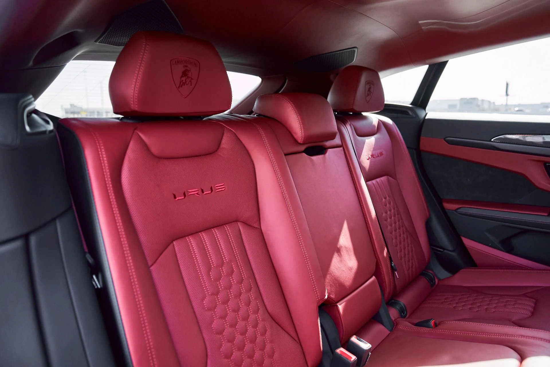 mph045_1914329278_Used_2024_Lamborghini_Urus_S_1769733286_0048b106de