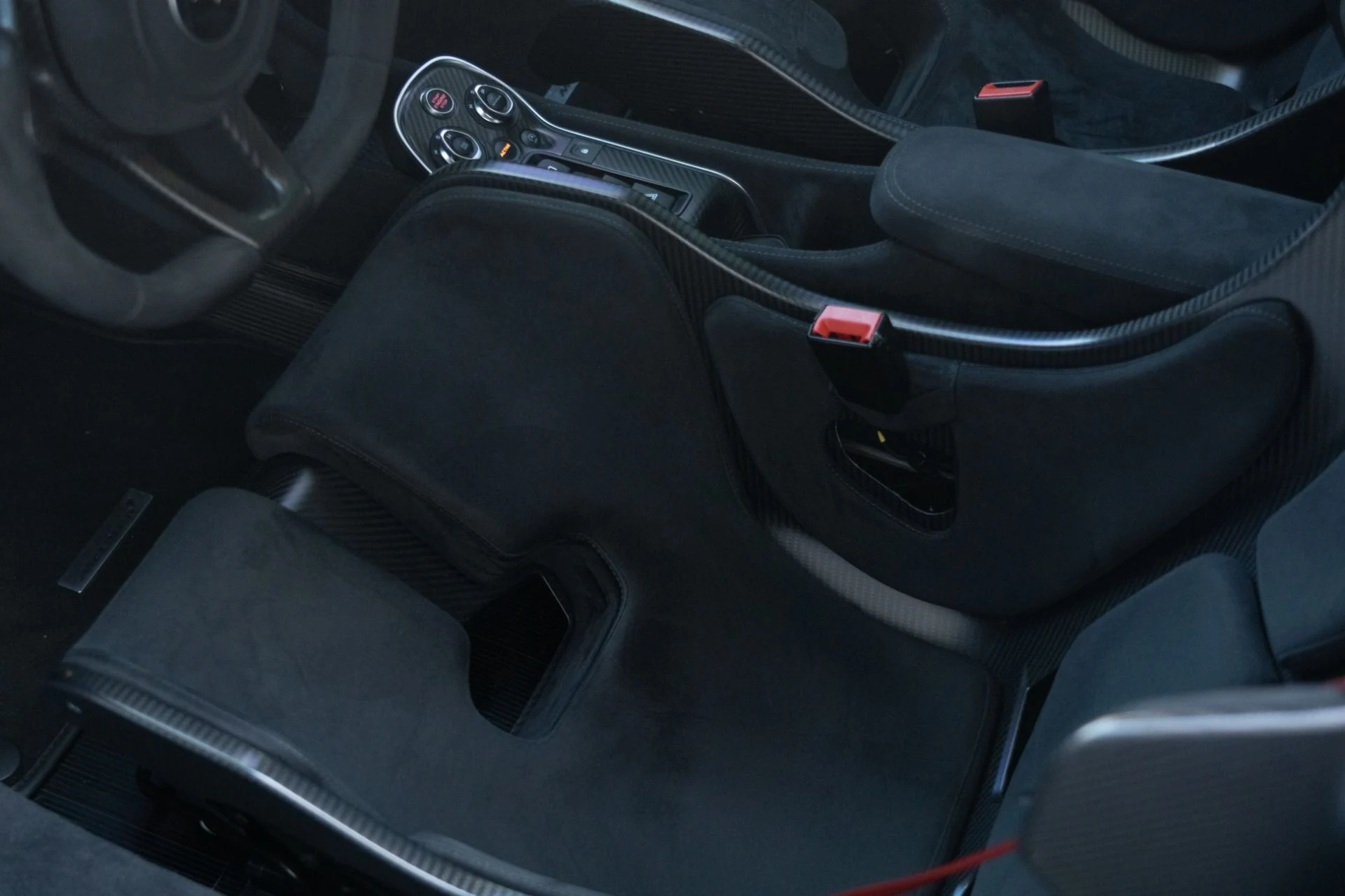 mph045_1920770974_Used_2019_Mc_Laren_600_LT_1755643340_4fe88bdd18