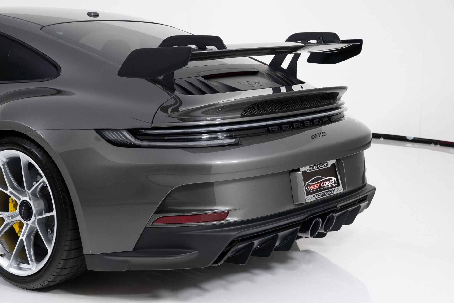 mph045_1920980537_Used_2024_Porsche_911_GT_3_1756329518_bd4e99d319