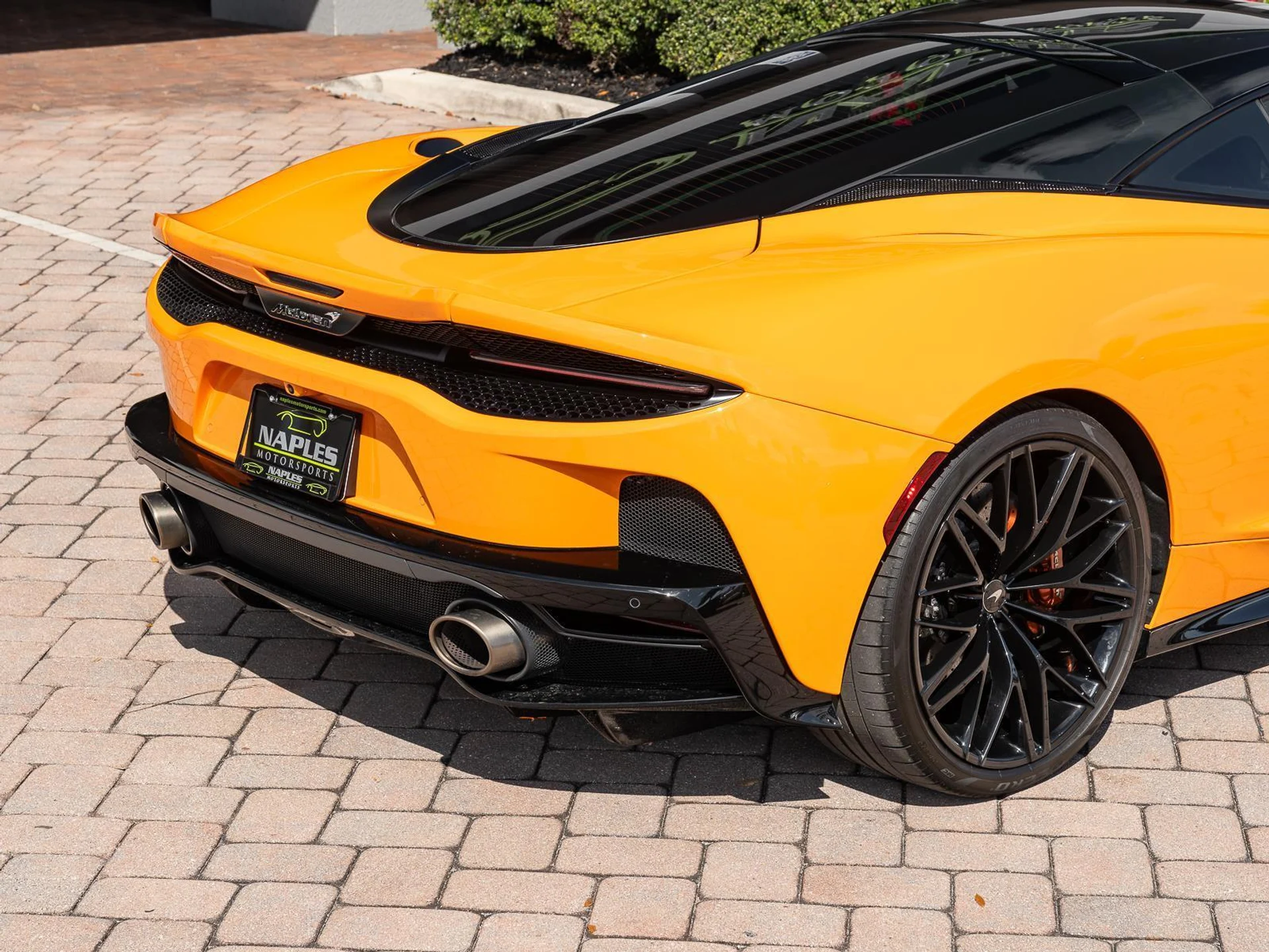 mph045_1925523290_Used_2022_Mc_Laren_GT_1773176962_7a2b1a275a