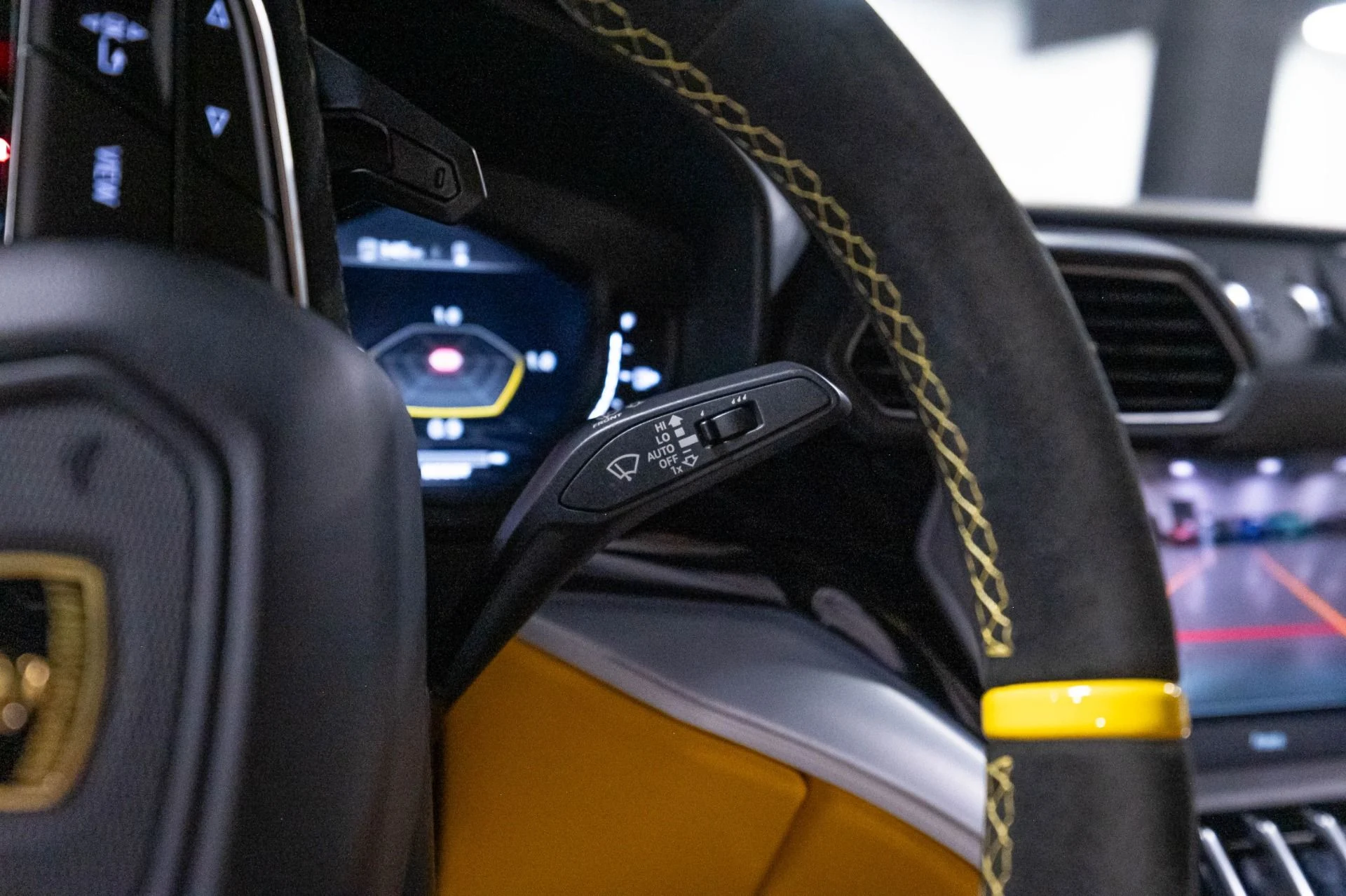 mph045_1927748002_Used_2019_Lamborghini_Urus_1786985122_7b52cd9e8f
