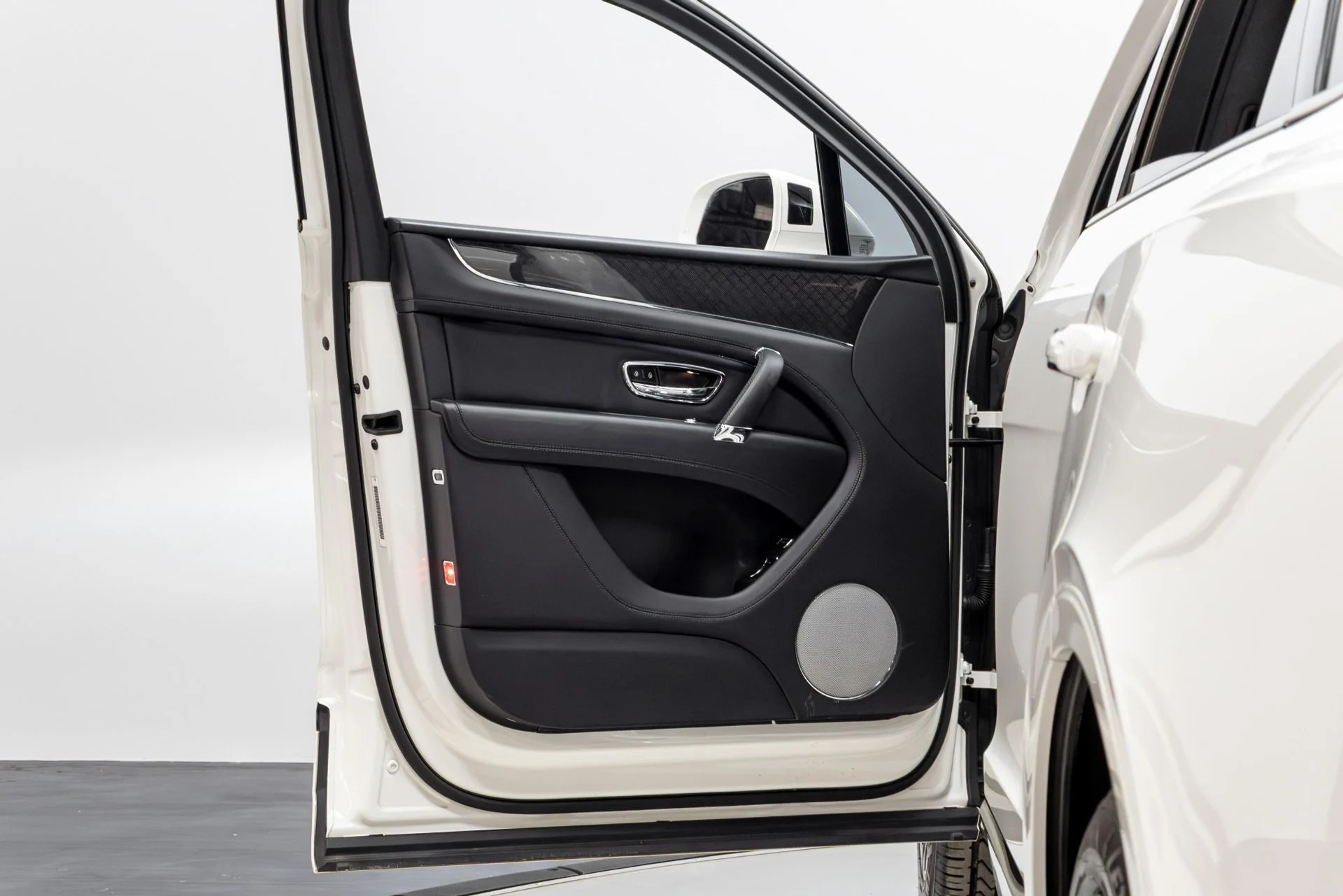 mph045_192983461_Used_2020_Bentley_Bentayga_V8_1770245140_b52cbc459a