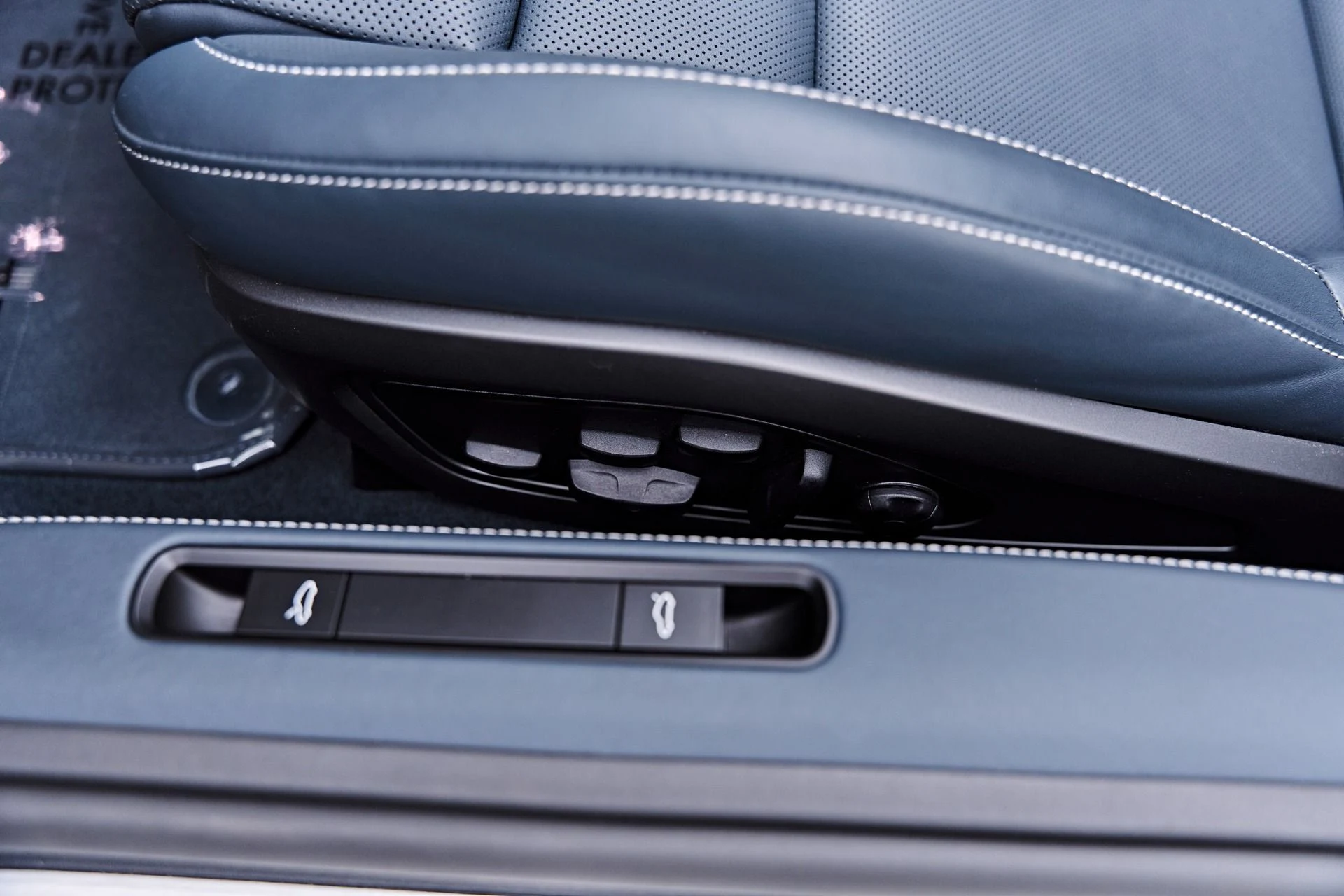 mph045_1933861080_Used_2025_Porsche_911_Turbo_S_1788486972_57bf284b2b