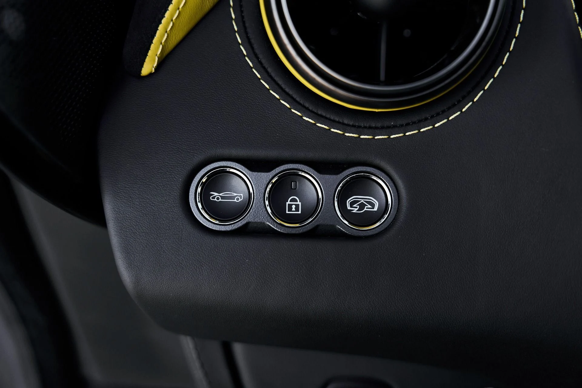 mph045_1942040988_Used_2019_Mc_Laren_720_S_1774056735_d59dcb3e1b