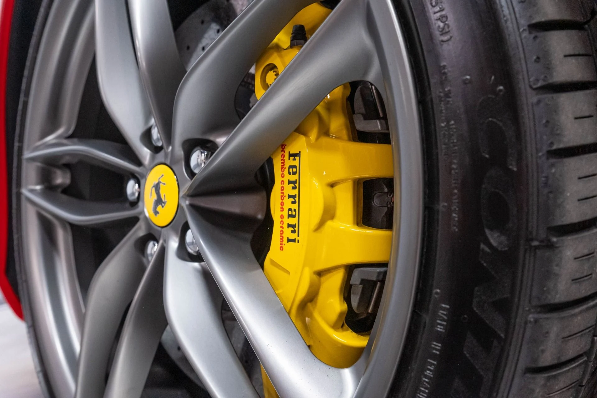 mph045_1944050313_Used_2018_Ferrari_488_Spider_1786656638_6080f5fb99