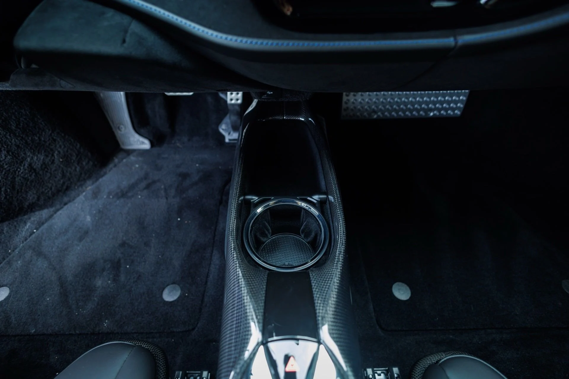 mph045_1955636173_04f21511d3bab1196bf25a27d7bbb377x_39433d33c8