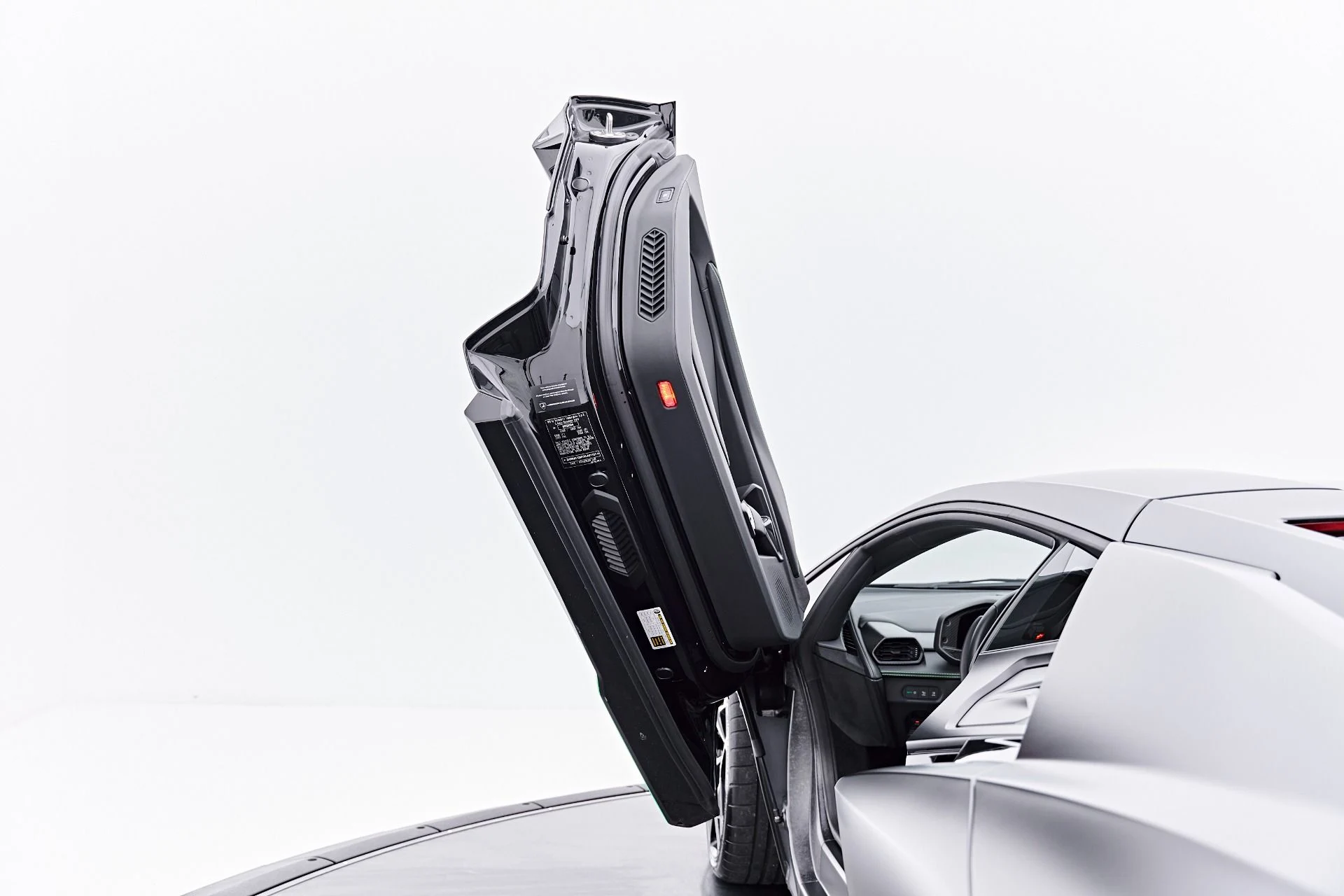 mph045_1970423691_Used_2024_Lamborghini_Revuelto_Base_1788040979_8ad90b80d0