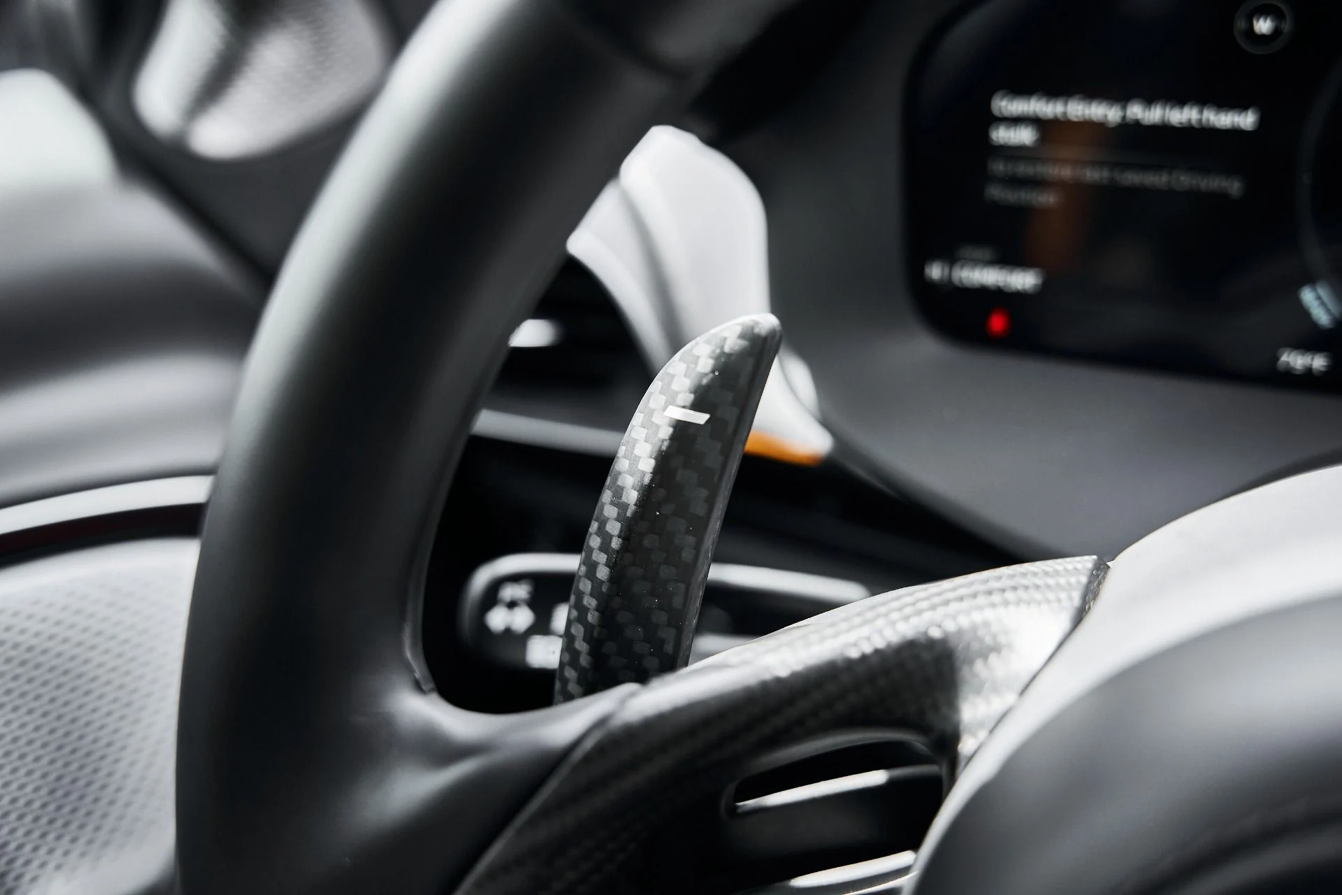 mph045_1998200388_Used_2024_Mc_Laren_Artura_1775583387_4ff28fa421