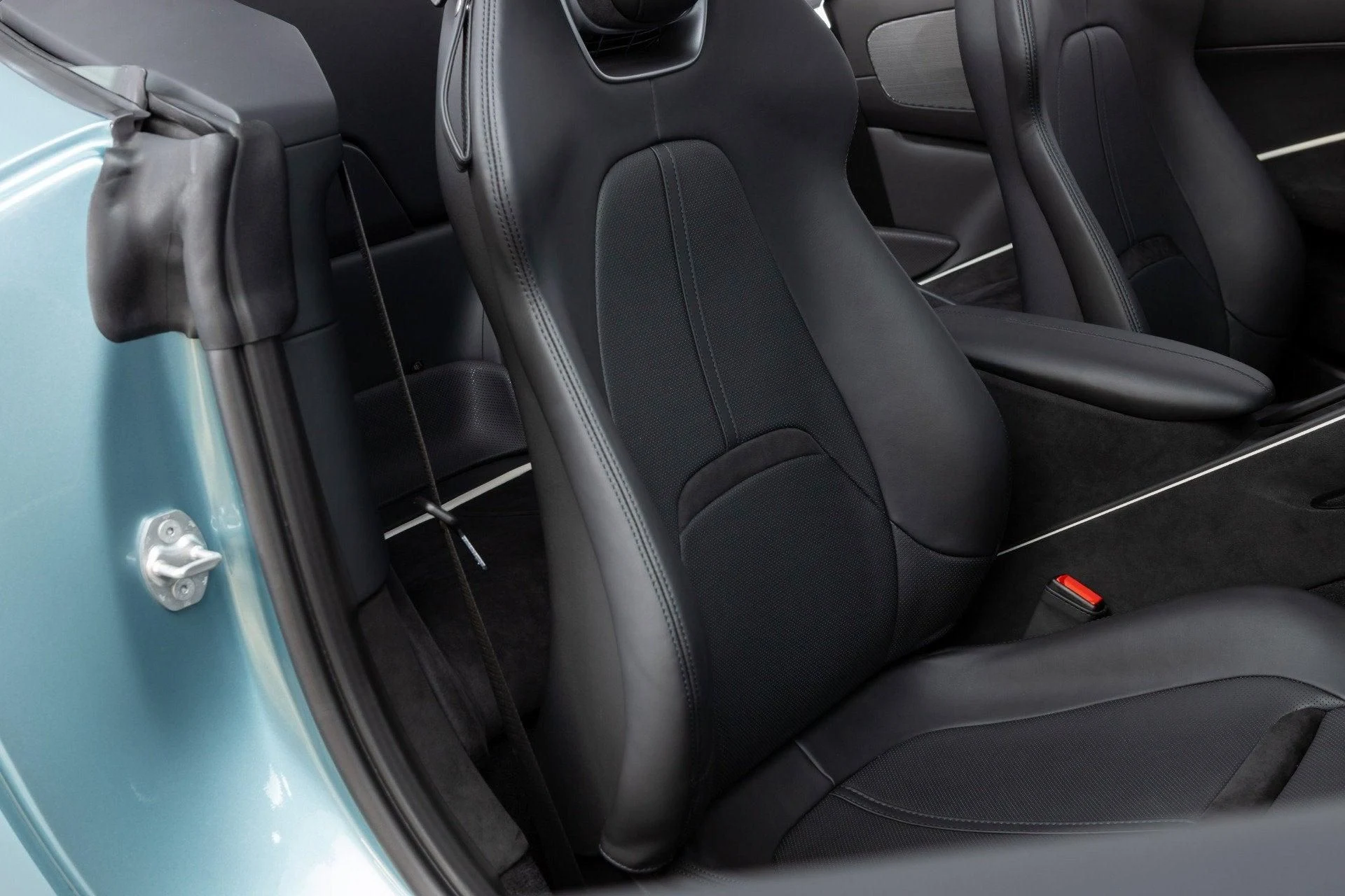 mph045_201329303_Used_2024_Ferrari_Roma_Spider_1777382693_ed7312b7a3