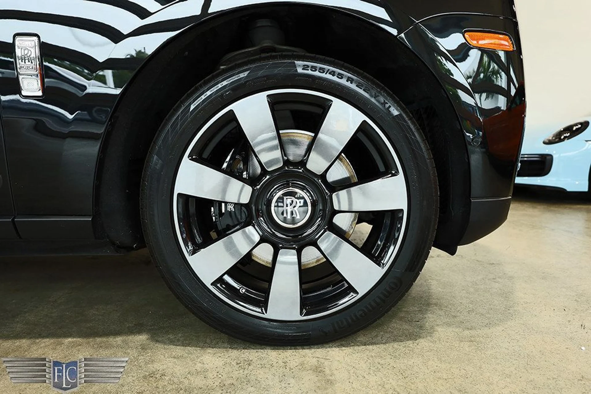 mph045_2017862075_used_2024_rolls_royce_cullinan_sportutility_9689_22979404_46_1024_c72f123977