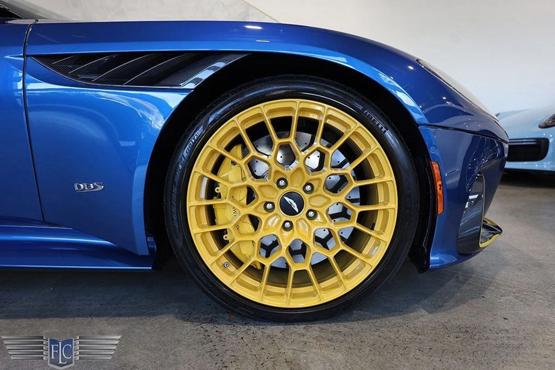 mph045_2020837508_used_2023_aston_martin_dbs_20235volante770ultimate_9689_22994688_46_1024_f991658dd1