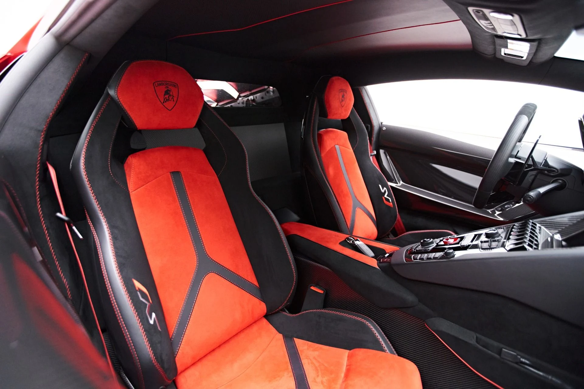 mph045_2035692571_Used_2019_Lamborghini_Aventador_SVJ_Base_1660667114_b238517b9f