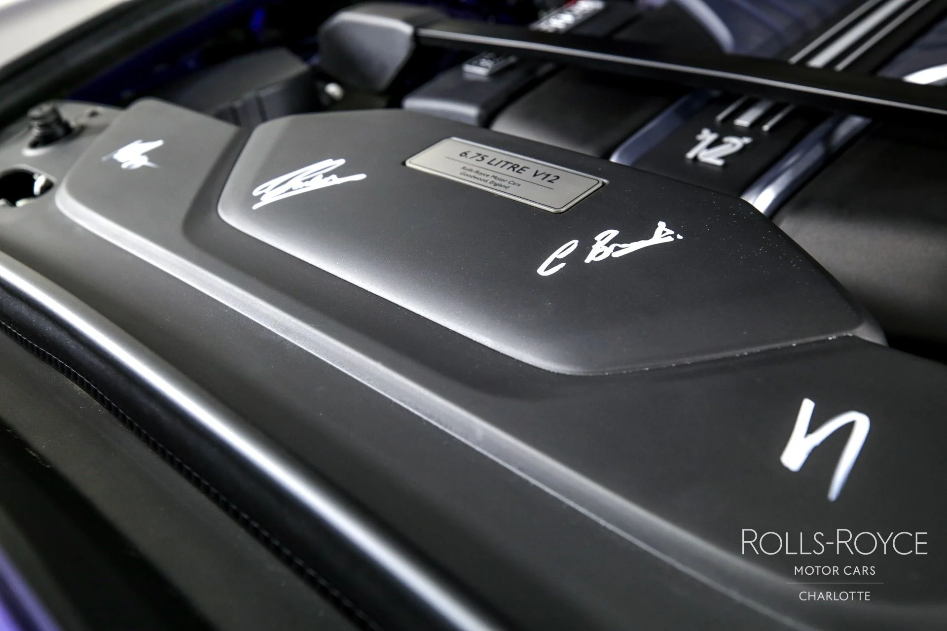 mph045_2059221668_Used_2024_Rolls_Royce_Black_Badge_Cullinan_BLUE_SHADOW_1726069494_9298bae75d