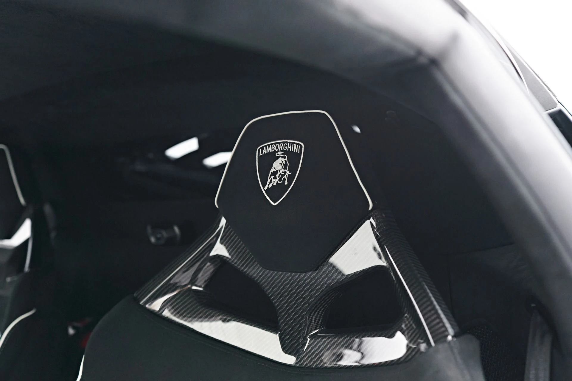 mph045_2081635366_Used_2023_Lamborghini_Huracan_STO_Base_1696892071_3014a10741
