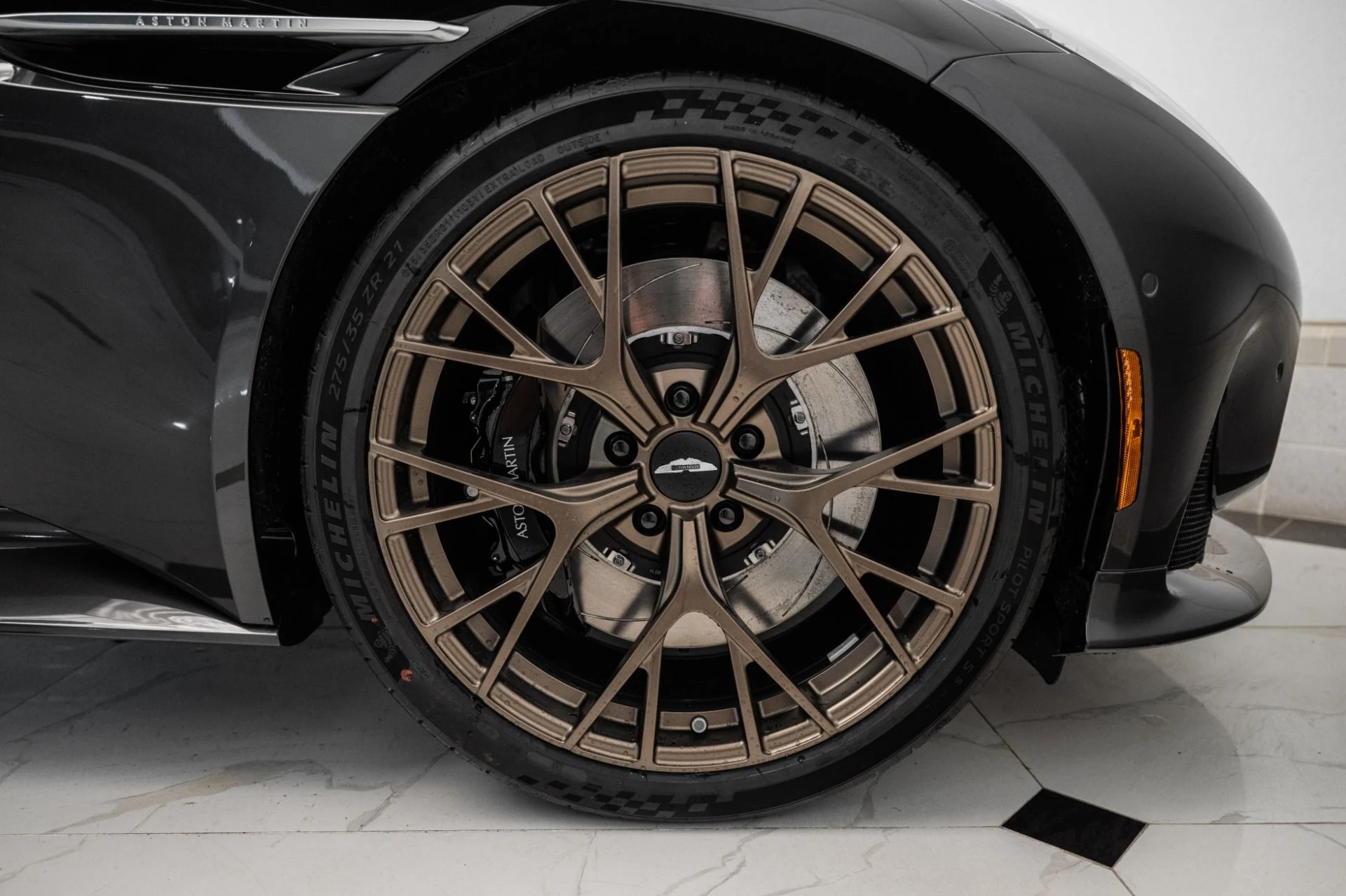 mph045_2081893992_Used_2025_Aston_Martin_DB_12_Coupe_1742566043_494afa6814