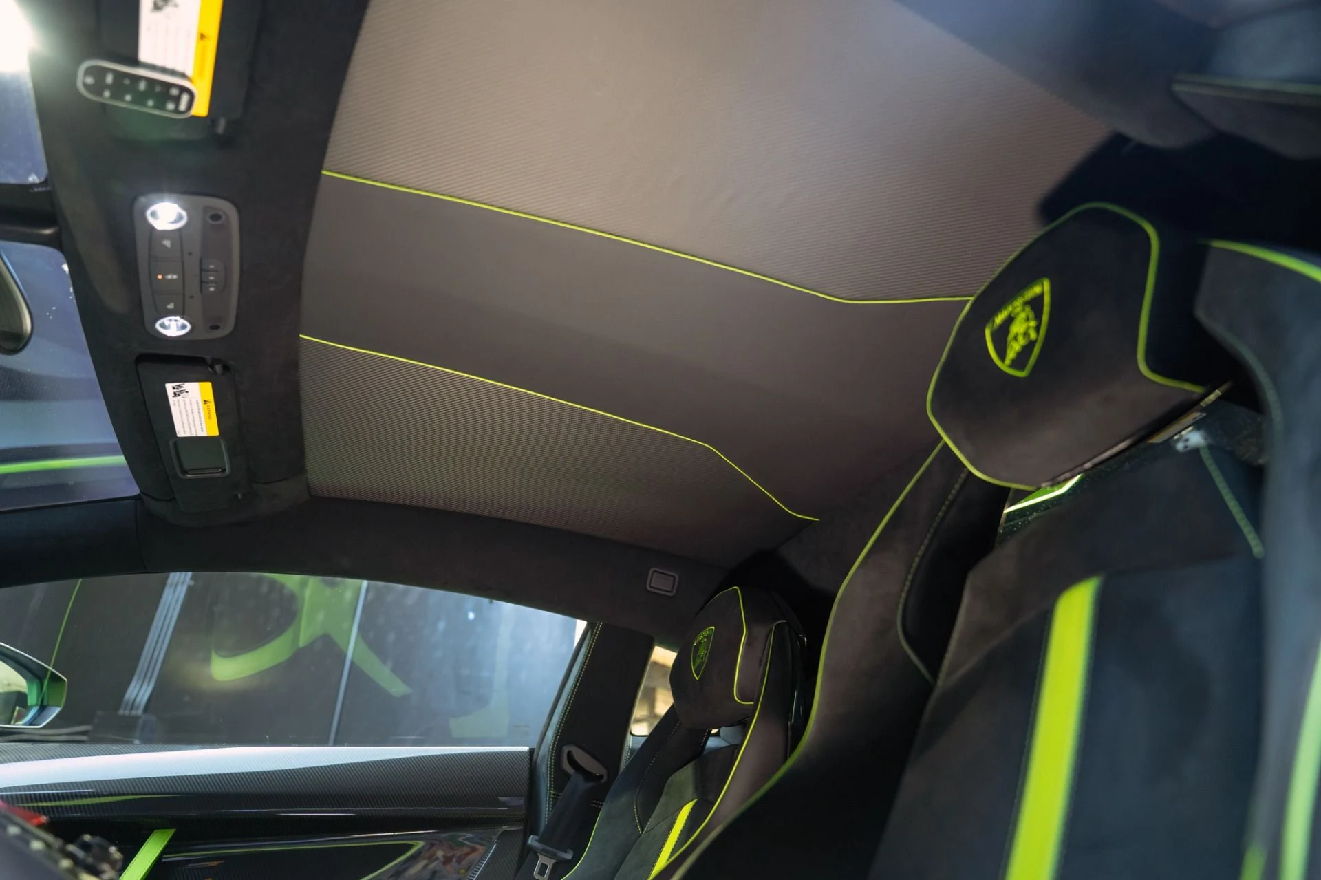 mph045_2131369505_Used_2016_Lamborghini_Aventador_LP_750_4_SV_1791299177_8d544e48f7