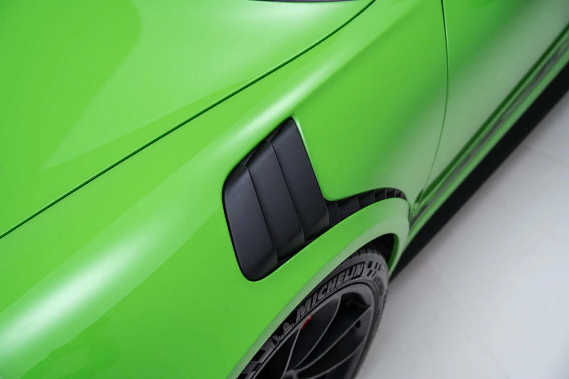 mph045_2141940512_Used_2019_Porsche_911_GT_3_RS_1774471173_f732f55490