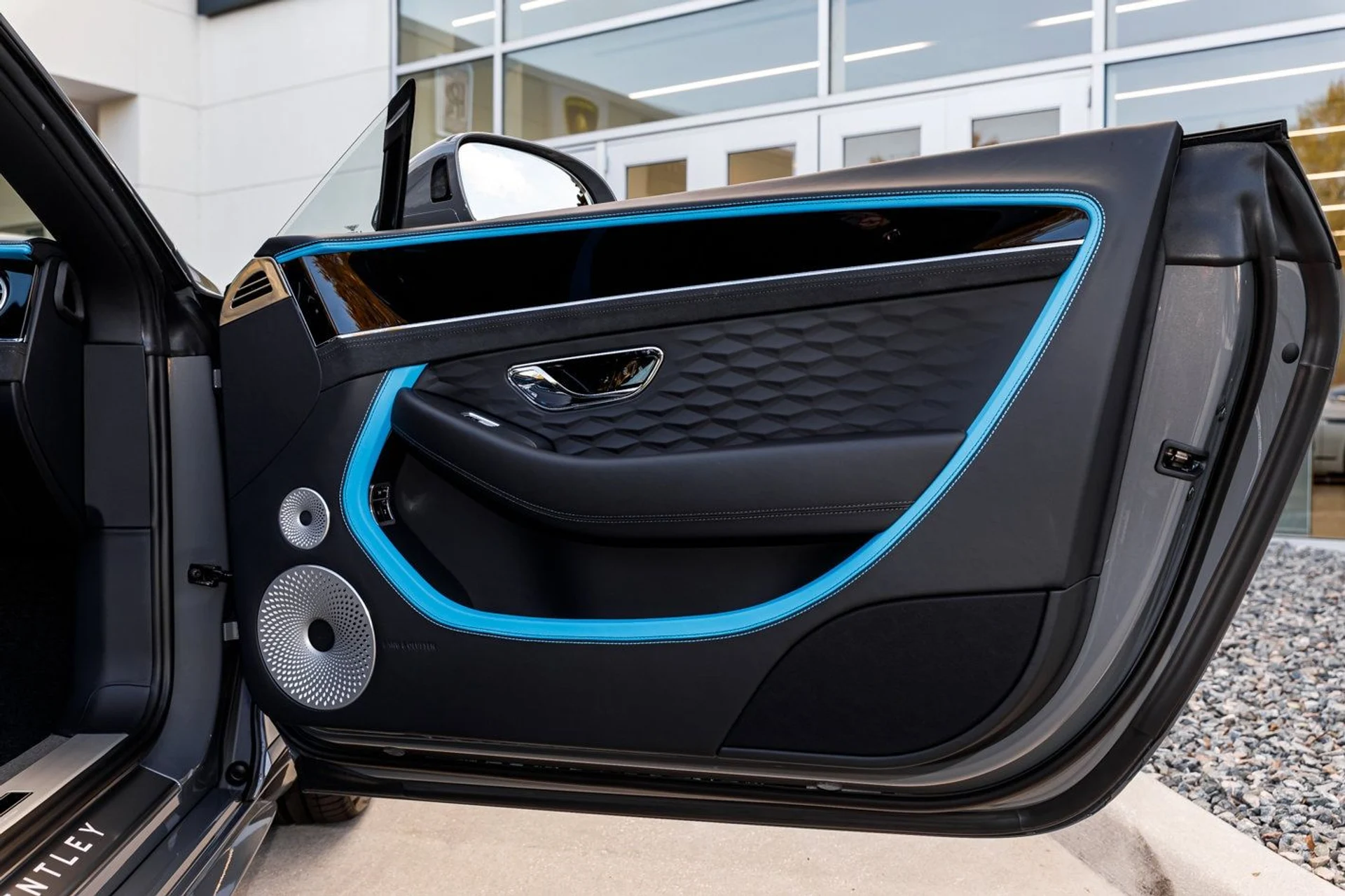 mph045_2146665588_b1ee3c249eca76da2e1fee87f9026e3fx_8bb3bc22fd