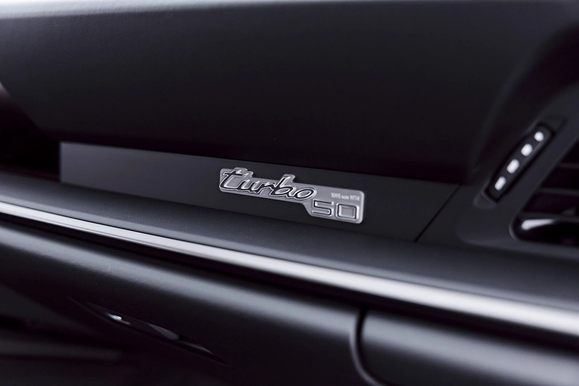 mph045_215488520_Used_2025_Porsche_911_Turbo_1782870273_31c5c51f5f
