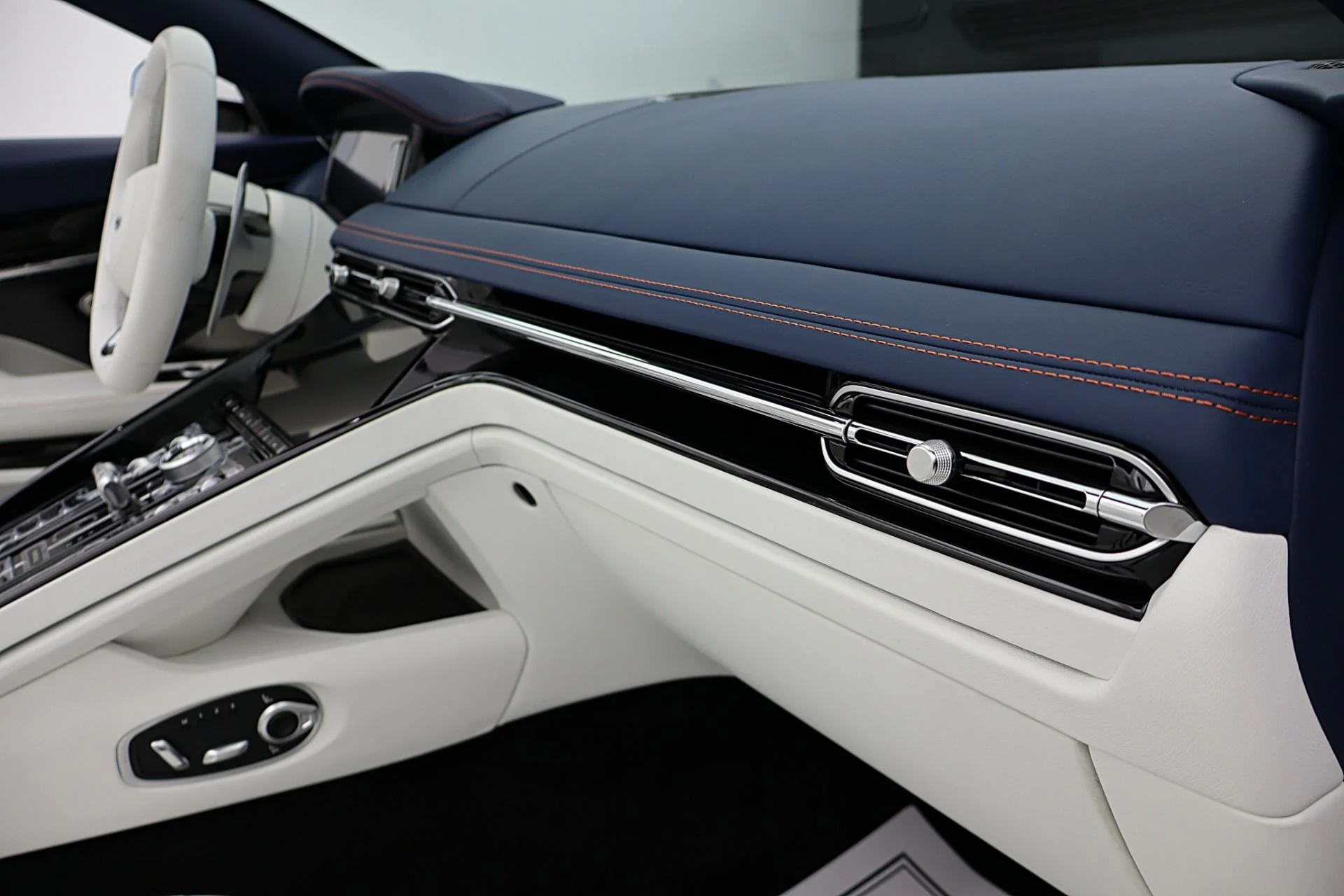 mph045_2162585158_New_2026_Aston_Martin_DB_12_Volante_9dc4ea96a3