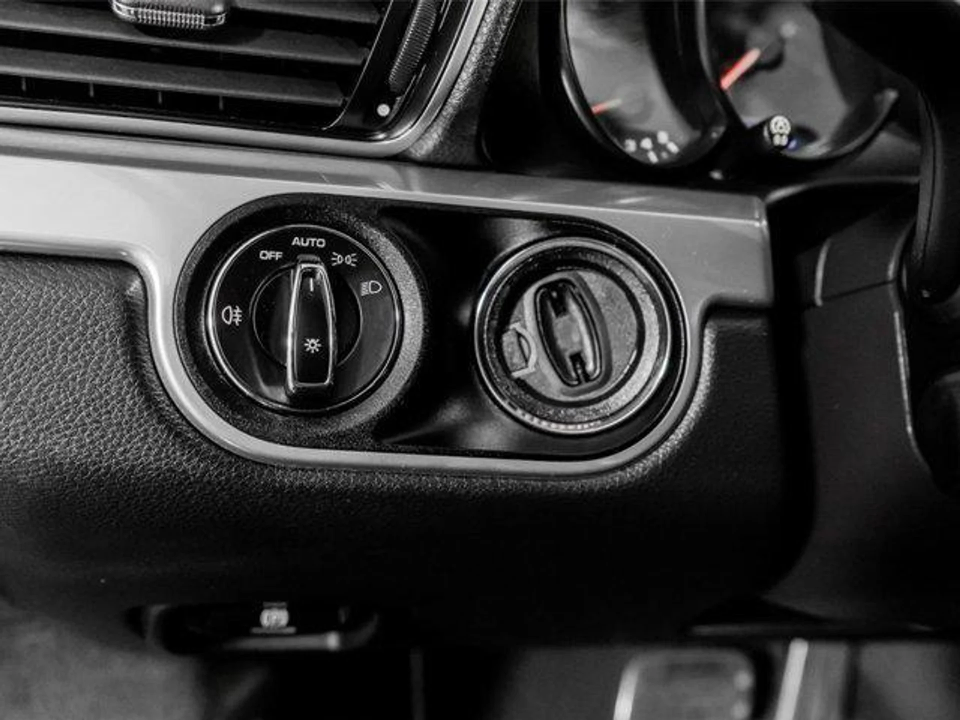 mph045_217755309_e_J_m_UDX_Qmg7z_Bj_Us_AA_Lu_h_WKQ_4_aa565d61d3