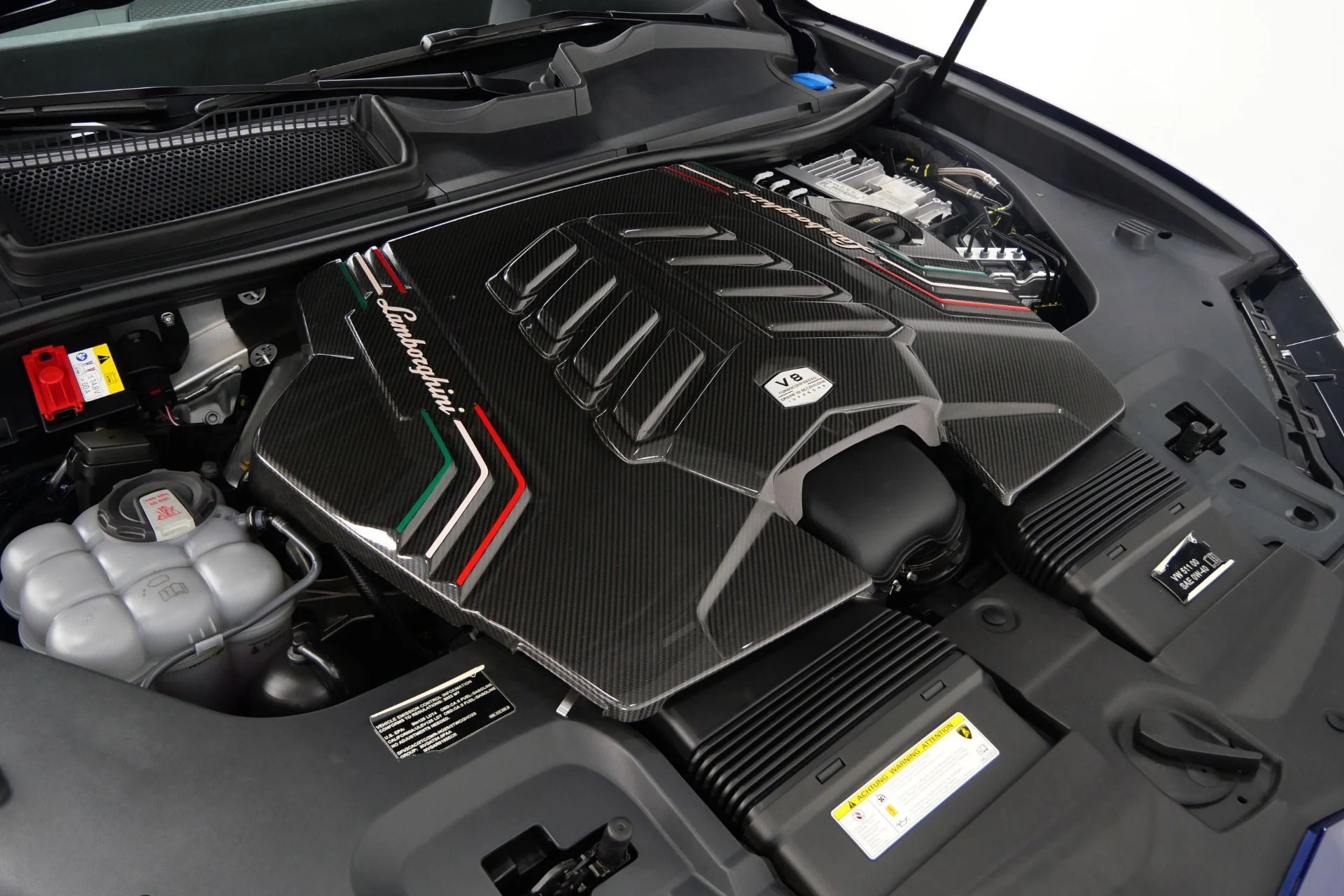 mph045_2199630824_Used_2022_Lamborghini_Urus_23_Inch_Wheels_Two_Tone_Interior_Bang_and_Olufsen_Audio_1775677581_0437a7bc65