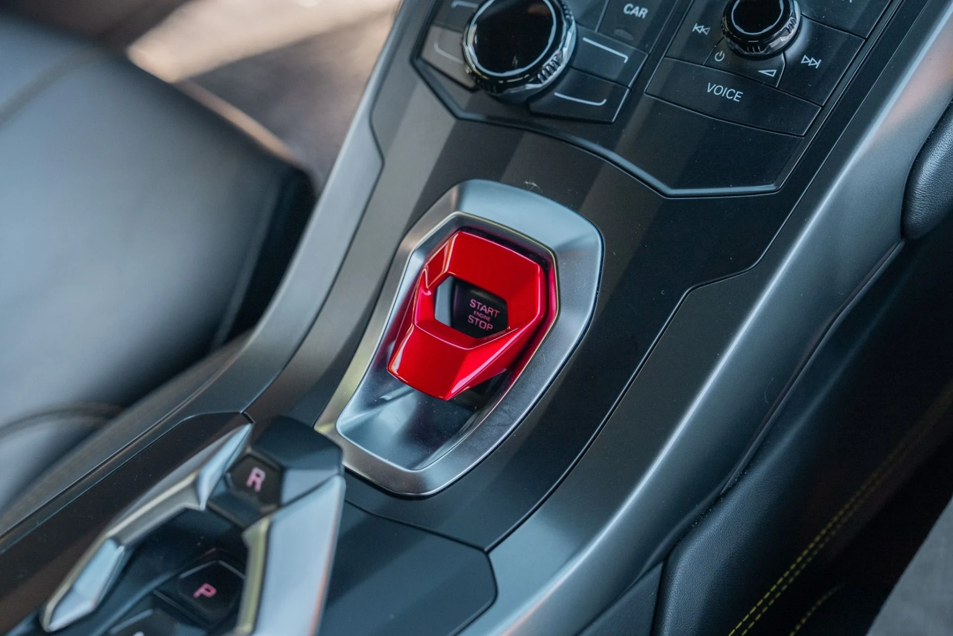 mph045_2200290132_Used_2018_Lamborghini_Huracan_LP_580_2_1762289030_5c0cf1b5ac