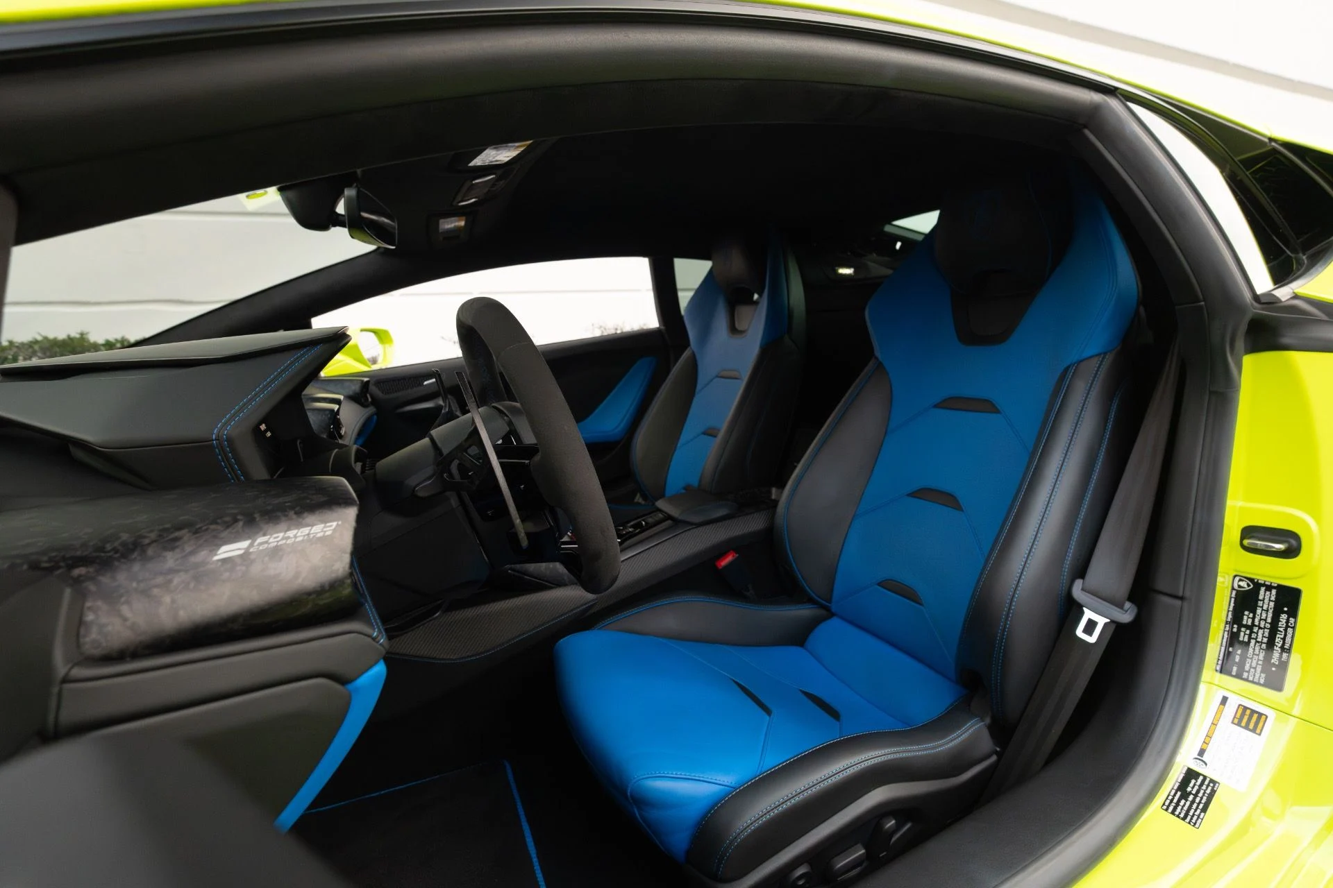 mph045_2204144181_Used_2020_Lamborghini_Huracan_EVO_1764467728_9a7985142c