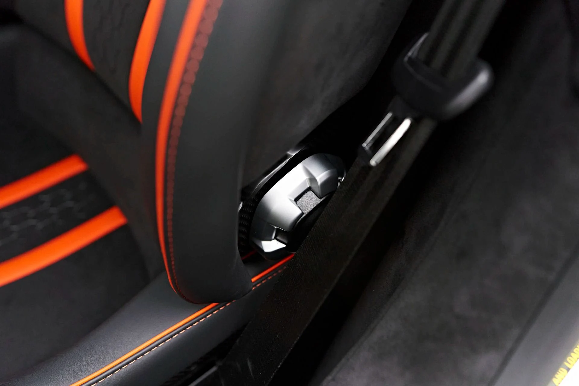 mph045_2205842361_Used_2023_Lamborghini_Huracan_Tecnica_Base_1715640571_1601471e8f