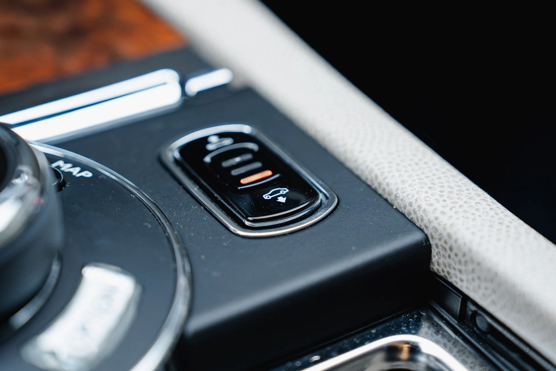 mph045_2217011007_Used_2014_Rolls_Royce_Wraith_1791402001_bfea27360b