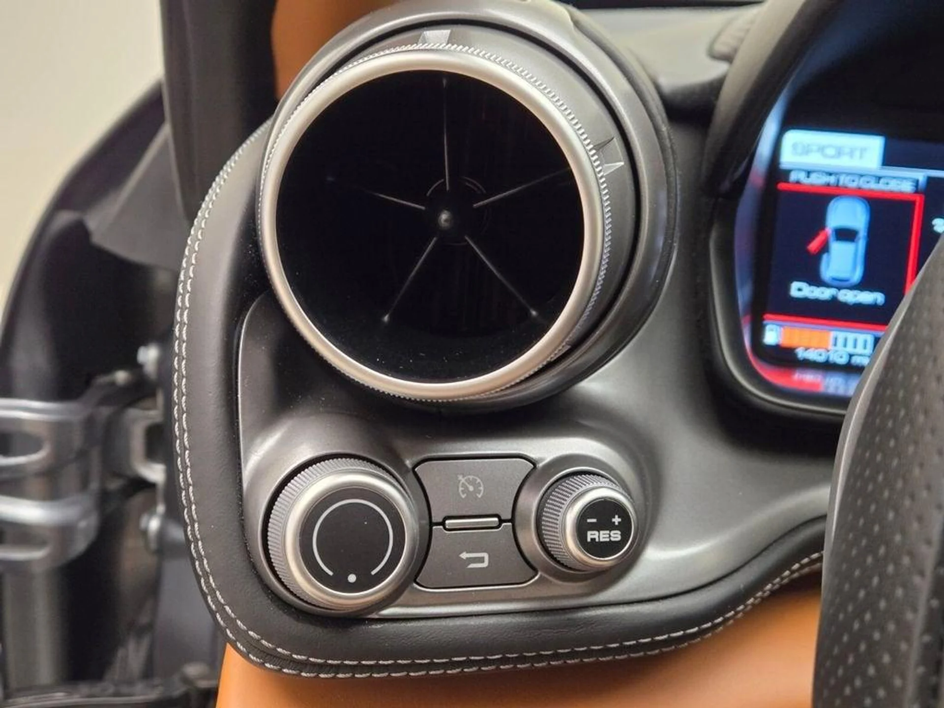 mph045_2225784693_Used_2017_Ferrari_GTC_4_Lusso_V12_1771611653_67e7865382