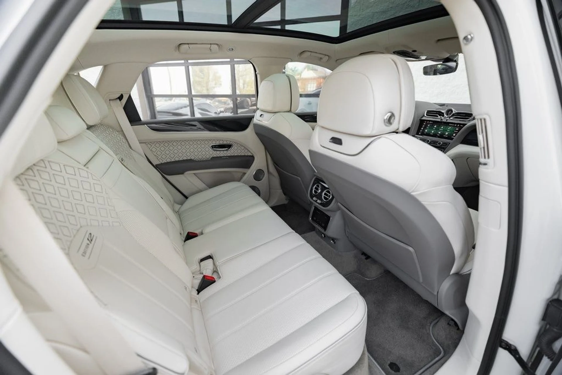 mph045_2232987090_eb9c97d220c4718c12a88928d6639ef0x_2104eb8e35