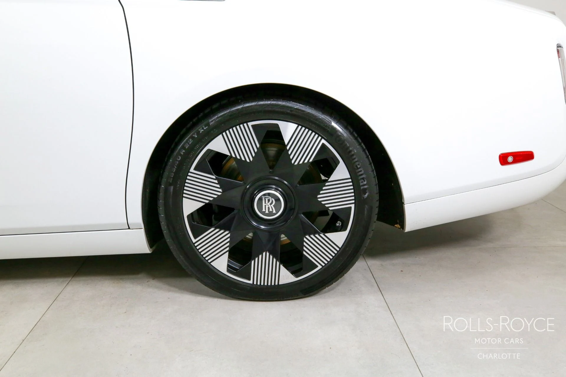 mph045_2233989372_Used_2024_Rolls_Royce_Phantom_1767116656_d085bab9cb