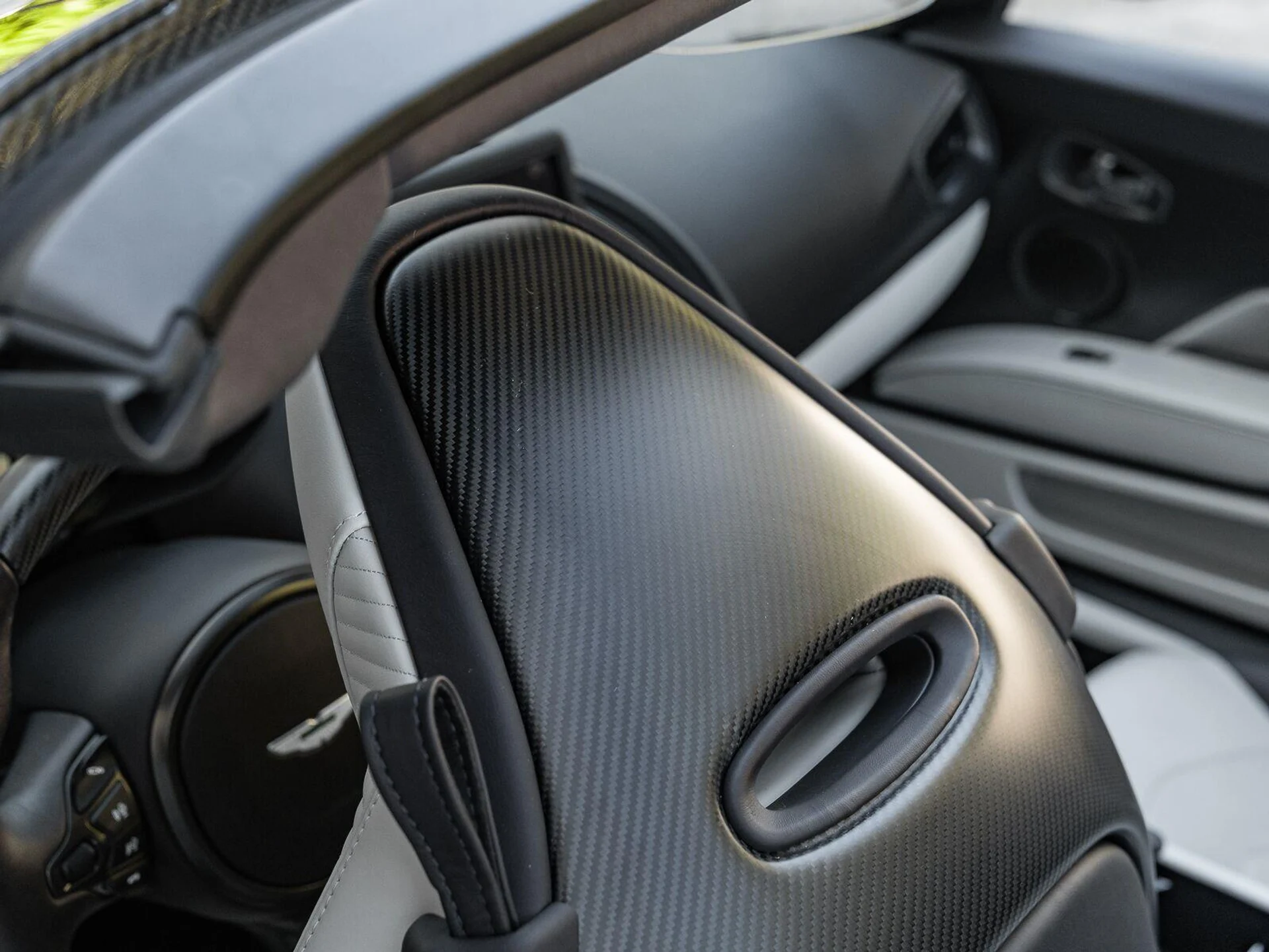 mph045_2238633368_Used_2023_Aston_Martin_DBS_770_Ultimate_1792181011_057c2ce035
